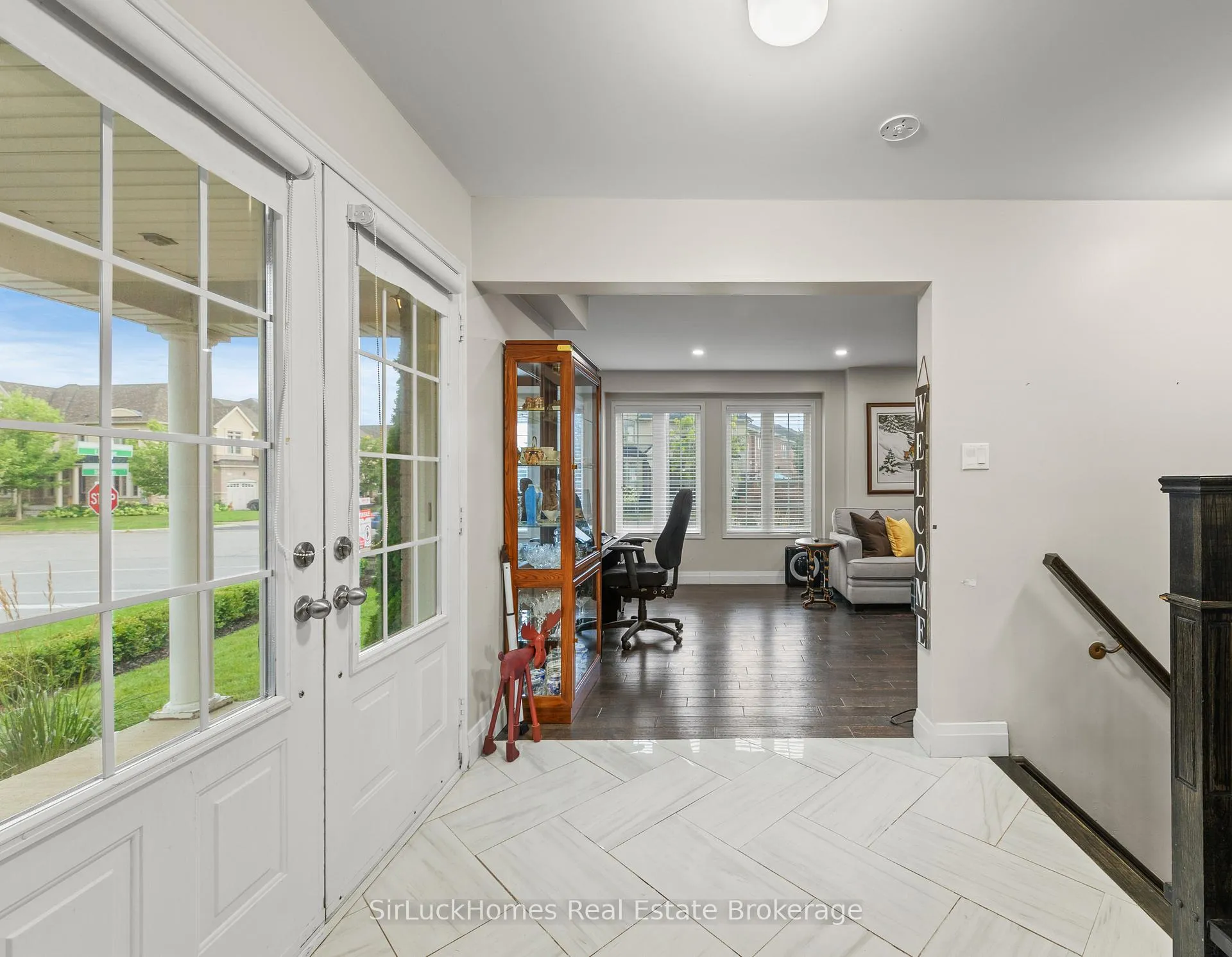 Photo 5 of 1 Lily Lane, Halton Hills, Georgetown — HOMEH