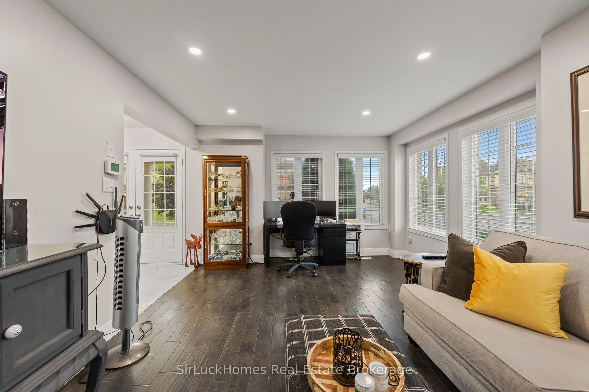 Photo 10 of 1 Lily Lane, Halton Hills, Georgetown — HOMEH