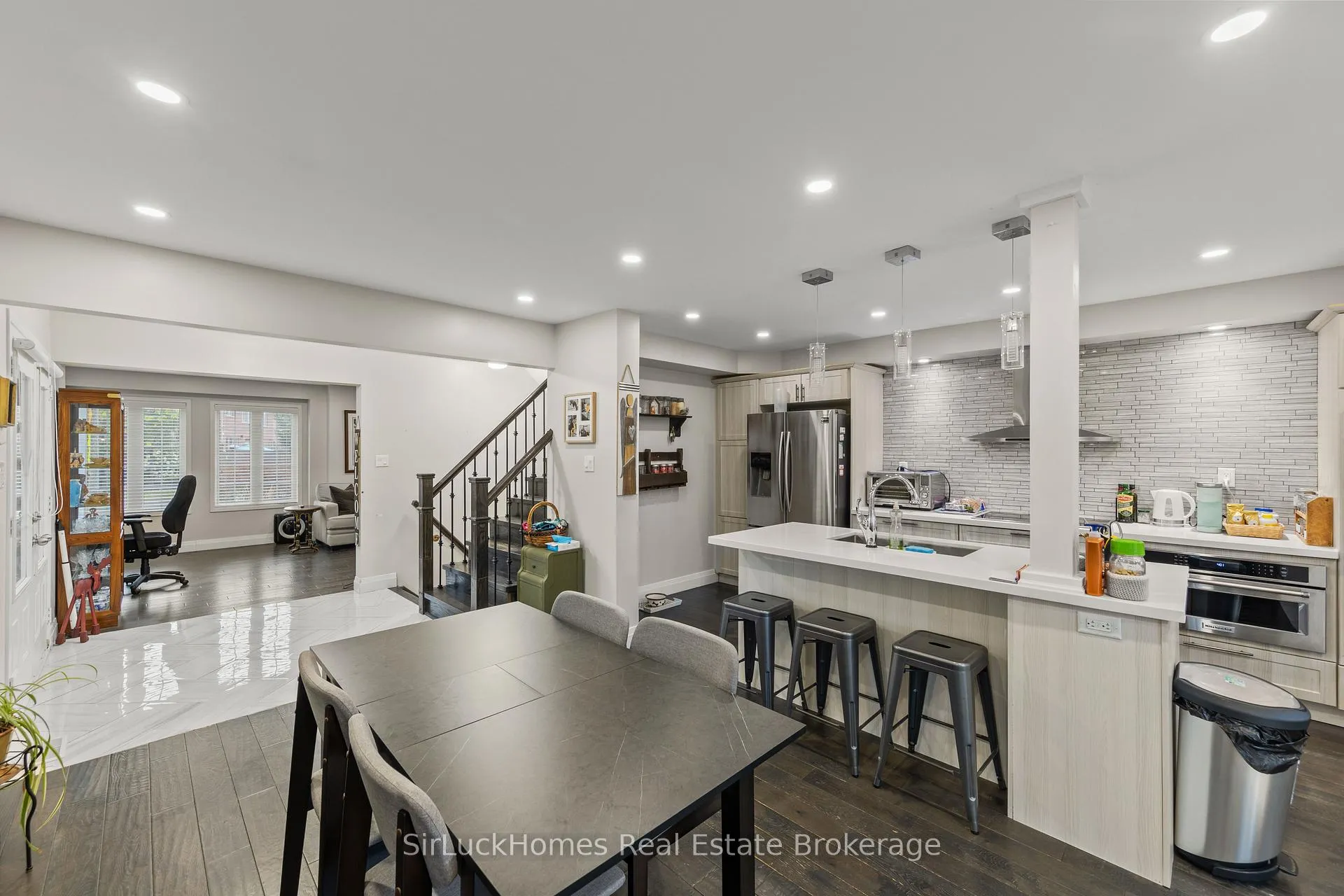 Photo 13 of 1 Lily Lane, Halton Hills, Georgetown — HOMEH