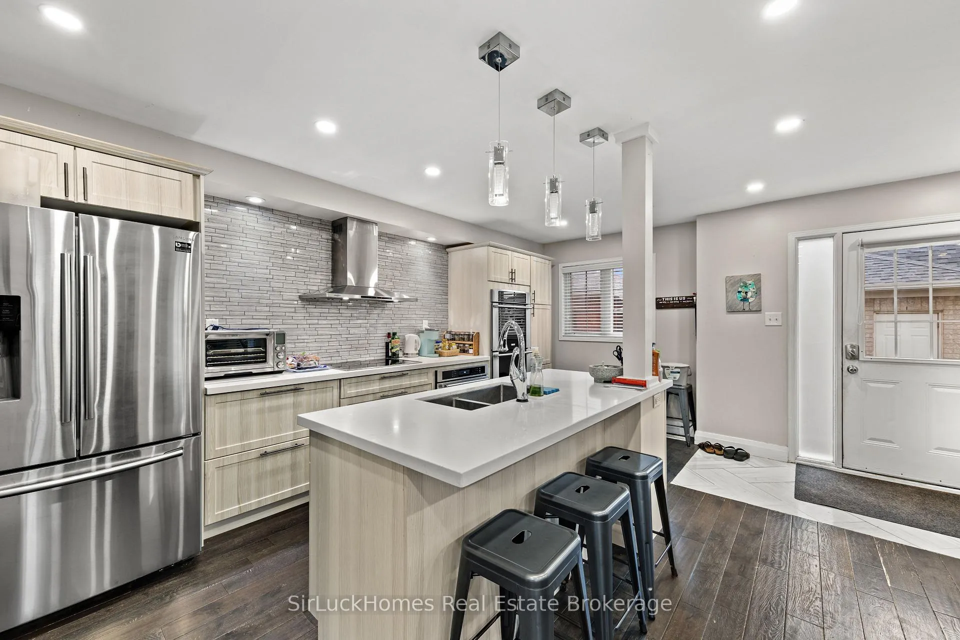 Photo 17 of 1 Lily Lane, Halton Hills, Georgetown — HOMEH
