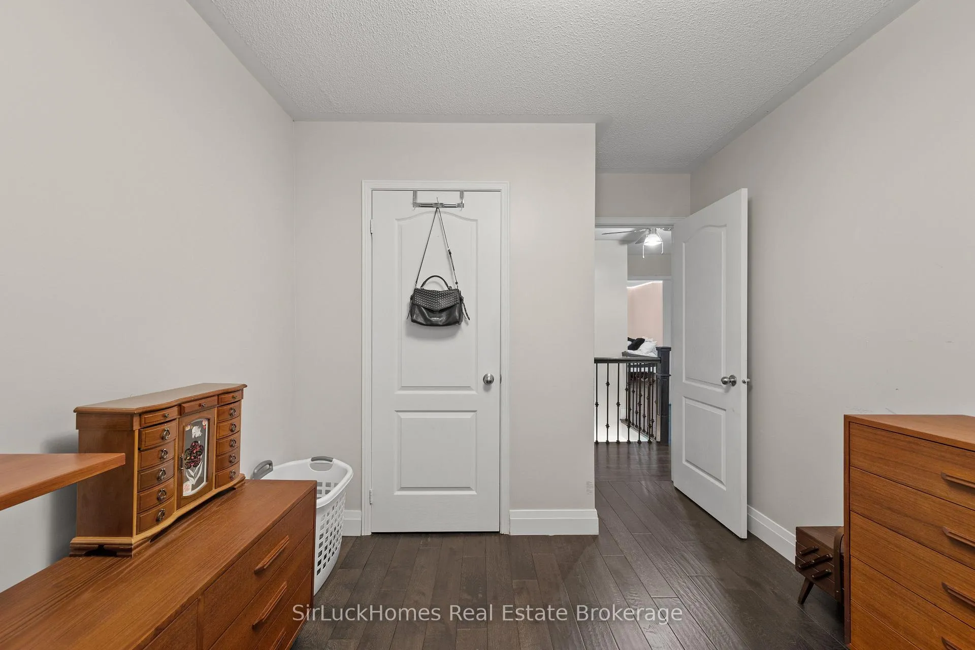 Photo 21 of 1 Lily Lane, Halton Hills, Georgetown — HOMEH