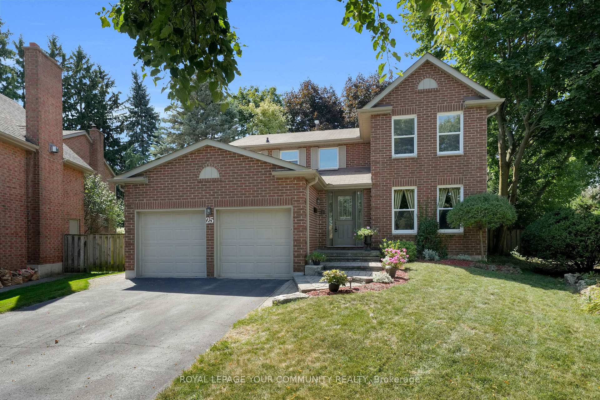 Photo 2 of 25 Hare Court, Markham, Markham Village — HOMEH