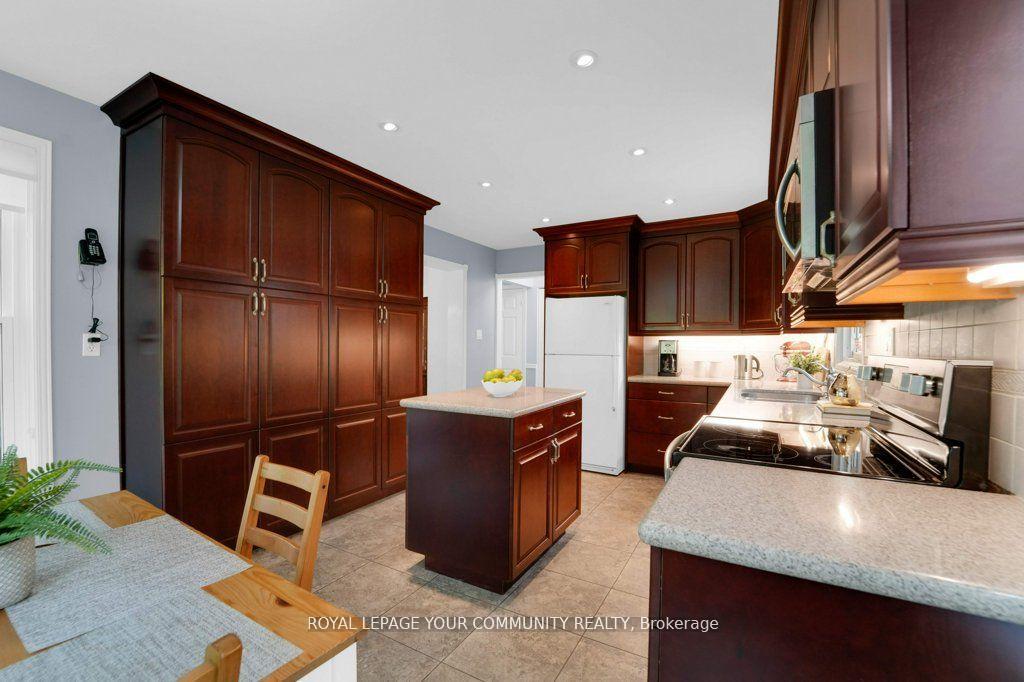 Photo 20 of 25 Hare Court, Markham, Markham Village — HOMEH