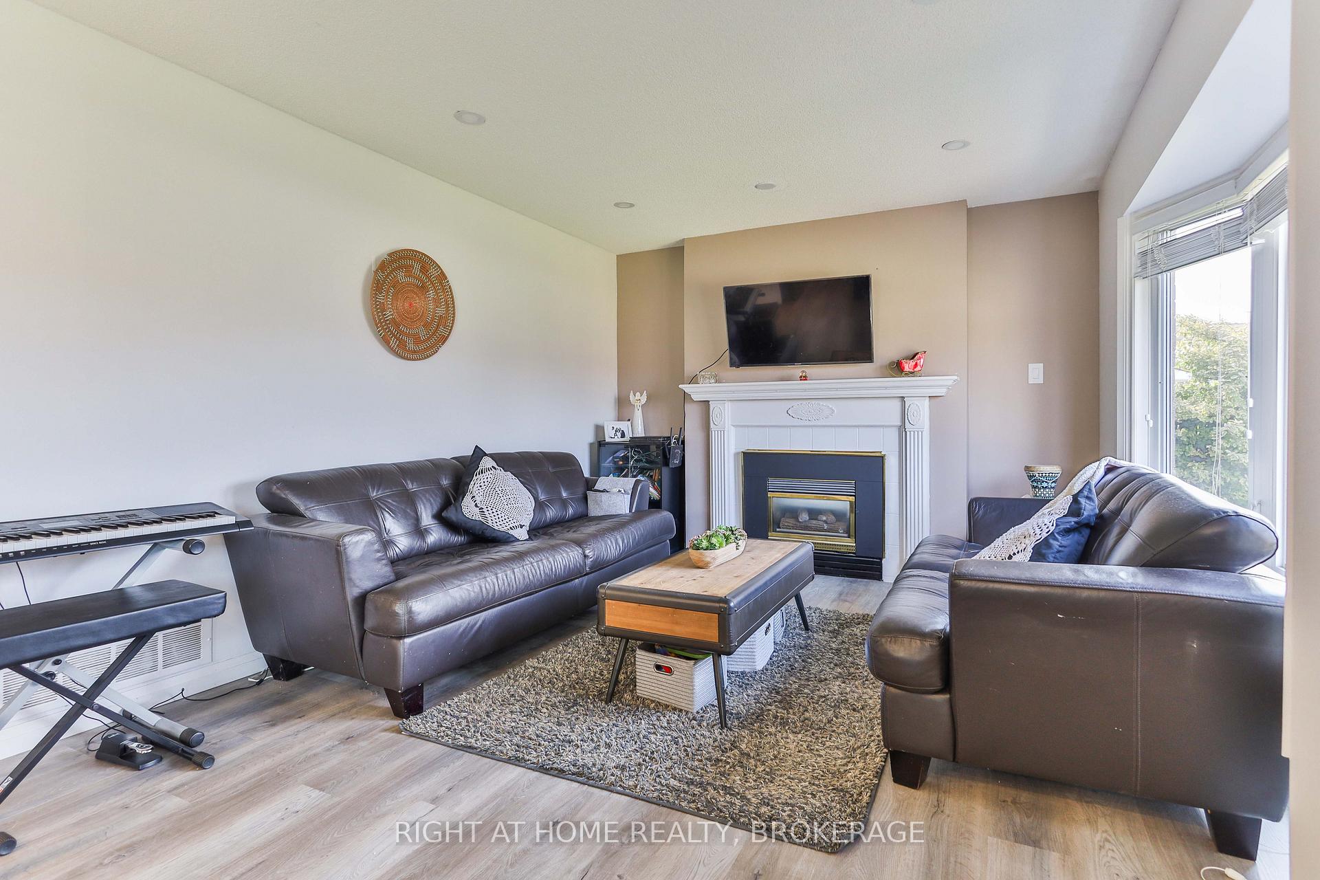 Photo 6 of 2 Desantis Court, Hamilton, Rushdale — HOMEH