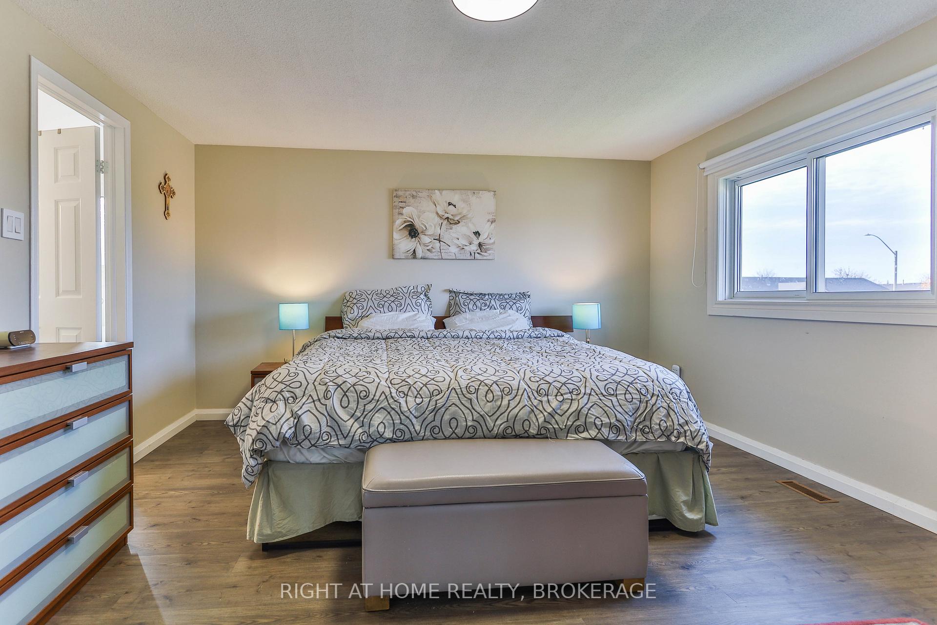Photo 12 of 2 Desantis Court, Hamilton, Rushdale — HOMEH