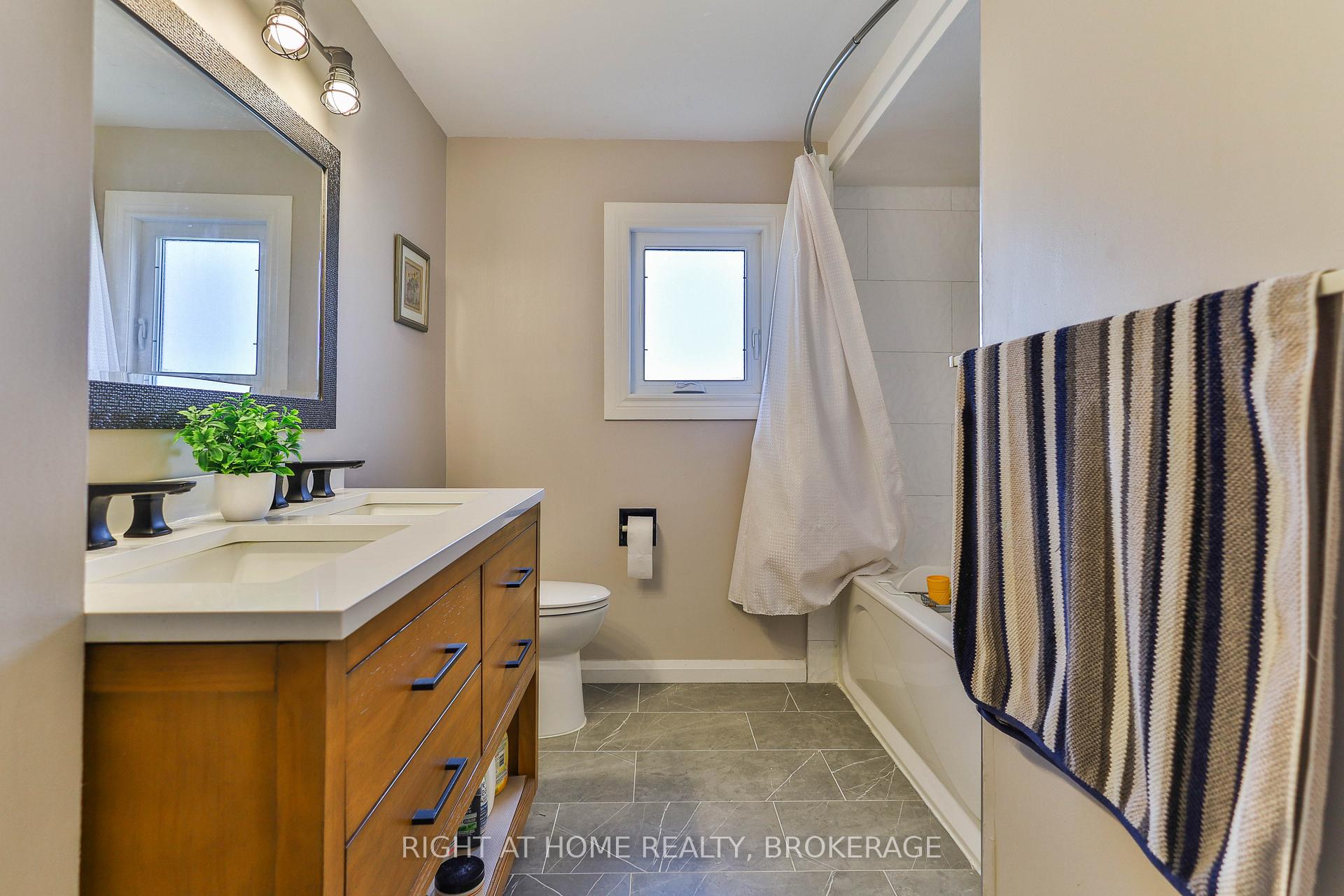 Photo 15 of 2 Desantis Court, Hamilton, Rushdale — HOMEH