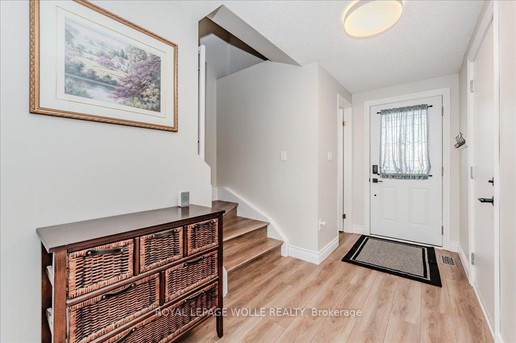 Photo 6 of 350 Misty Crescent, Kitchener — HOMEH