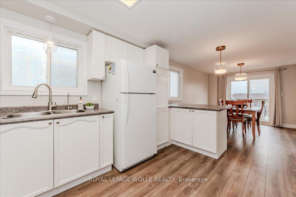 Photo 15 of 350 Misty Crescent, Kitchener — HOMEH