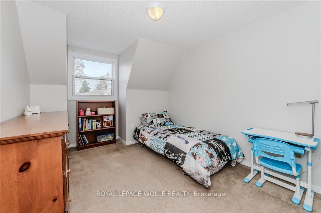 Photo 19 of 350 Misty Crescent, Kitchener — HOMEH