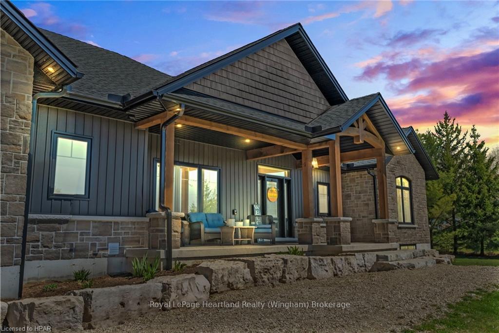 Photo 3 of 51 Highland Road, Minto — HOMEH