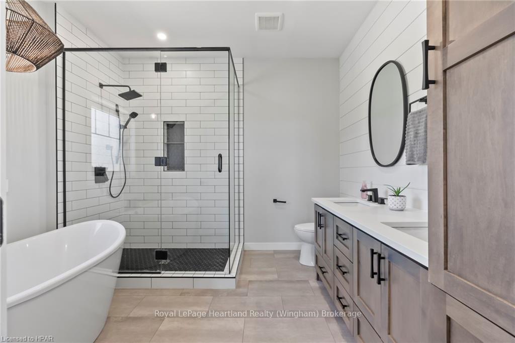 Photo 28 of 51 Highland Road, Minto — HOMEH