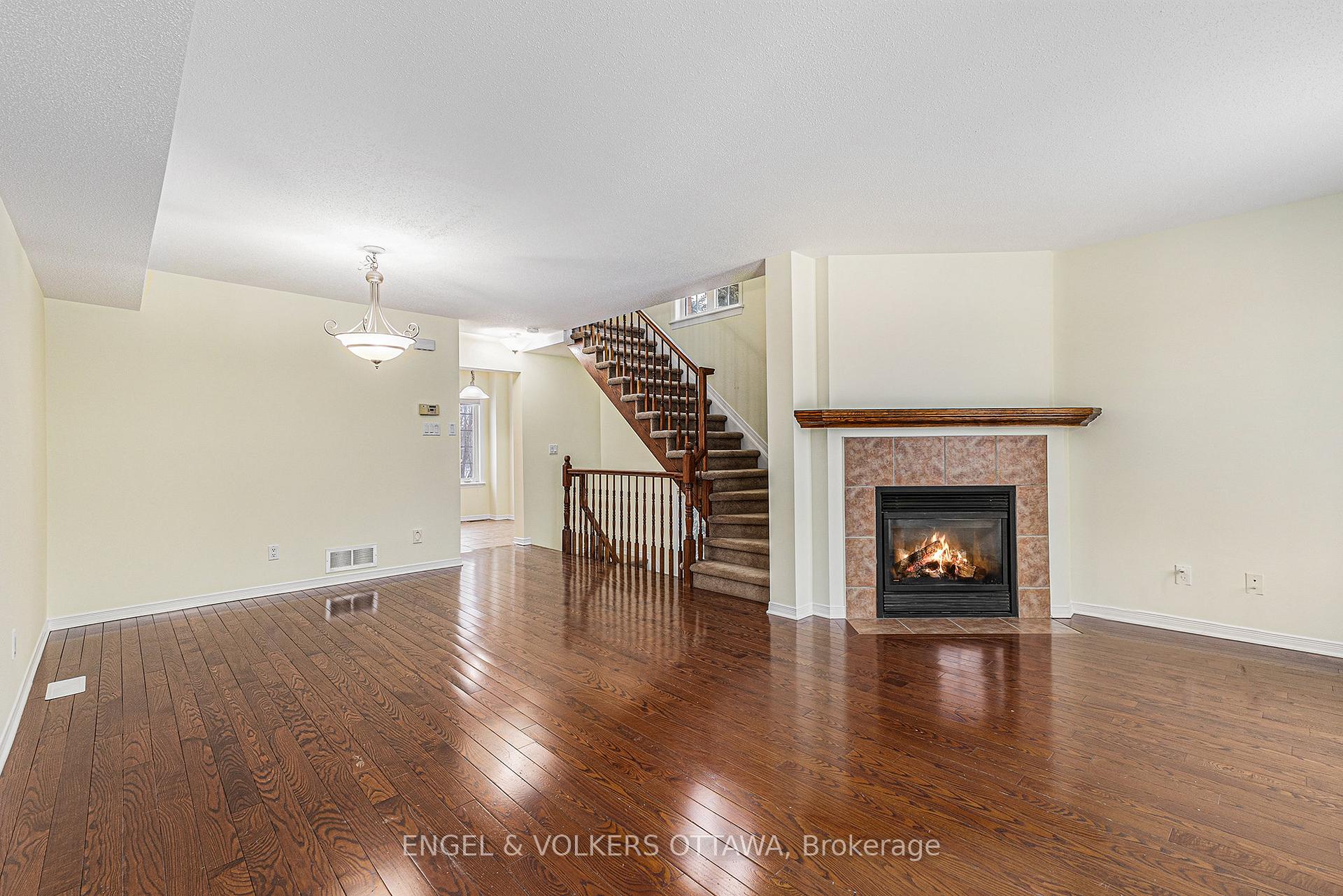 Photo 9 of Unit 215, 90 Edenvale Drive, Ottawa, Kanata - Beaverbrook — HOMEH