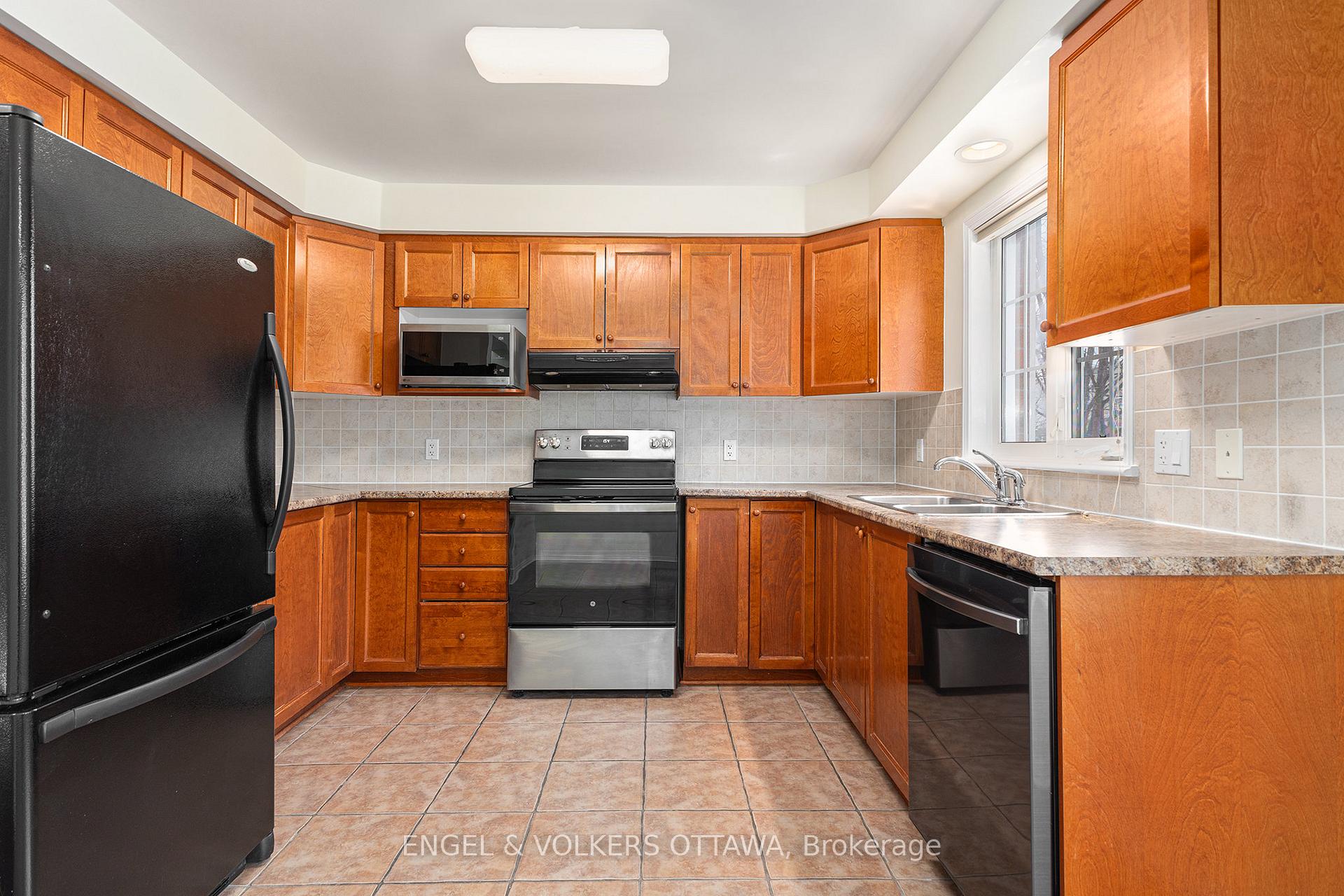 Photo 13 of Unit 215, 90 Edenvale Drive, Ottawa, Kanata - Beaverbrook — HOMEH