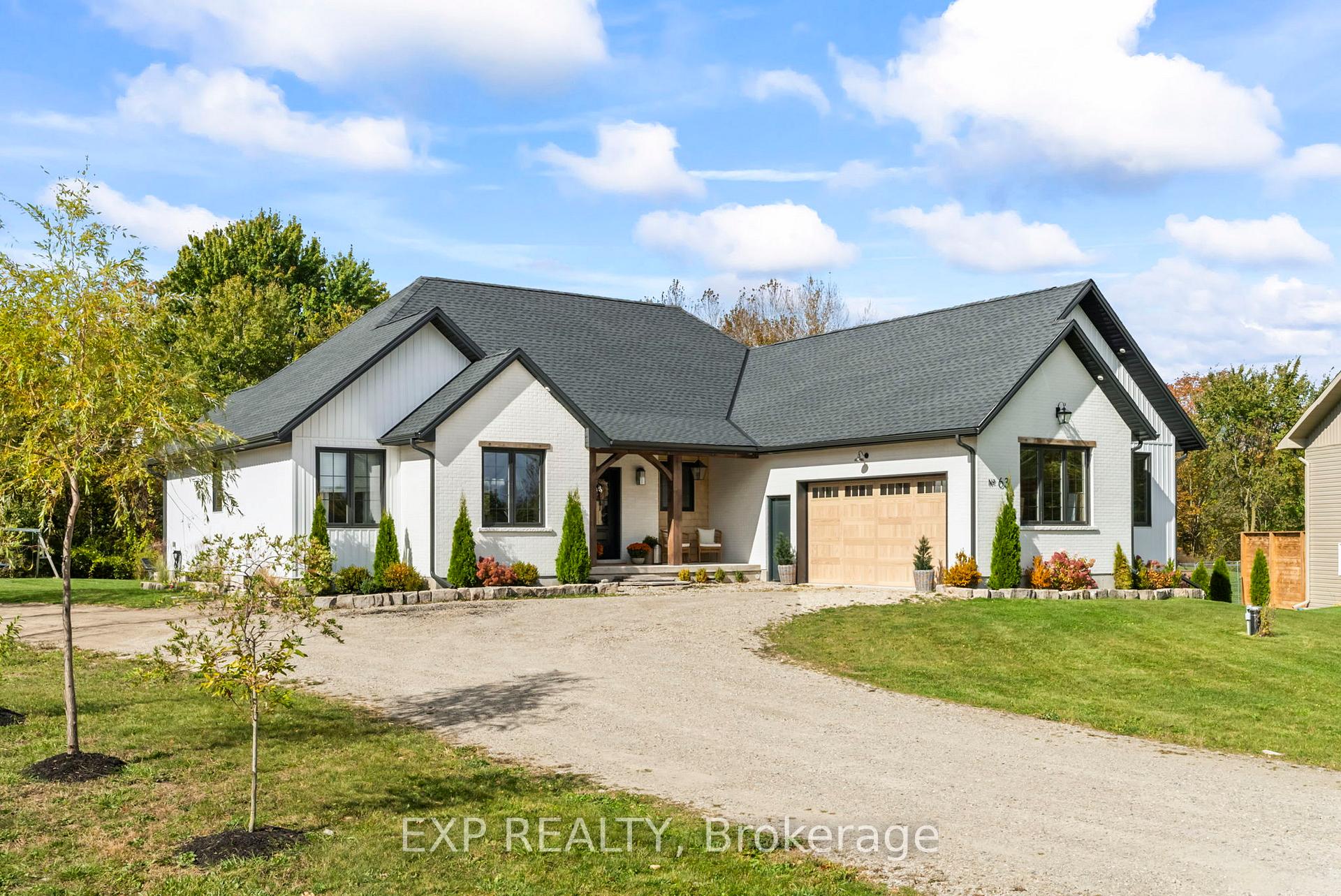 Photo 3 of 63 Regency Drive, Minto — HOMEH