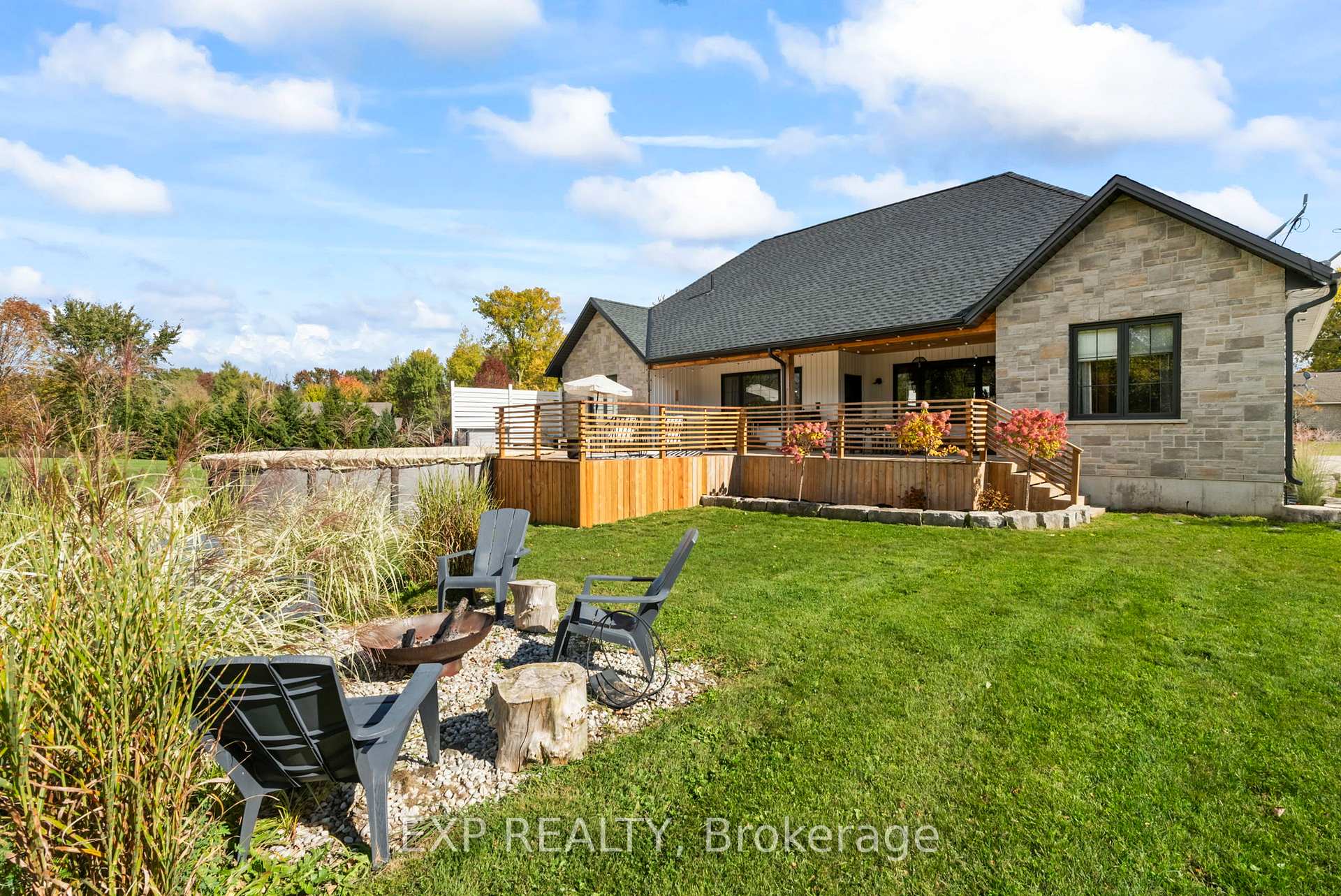 Photo 37 of 63 Regency Drive, Minto — HOMEH