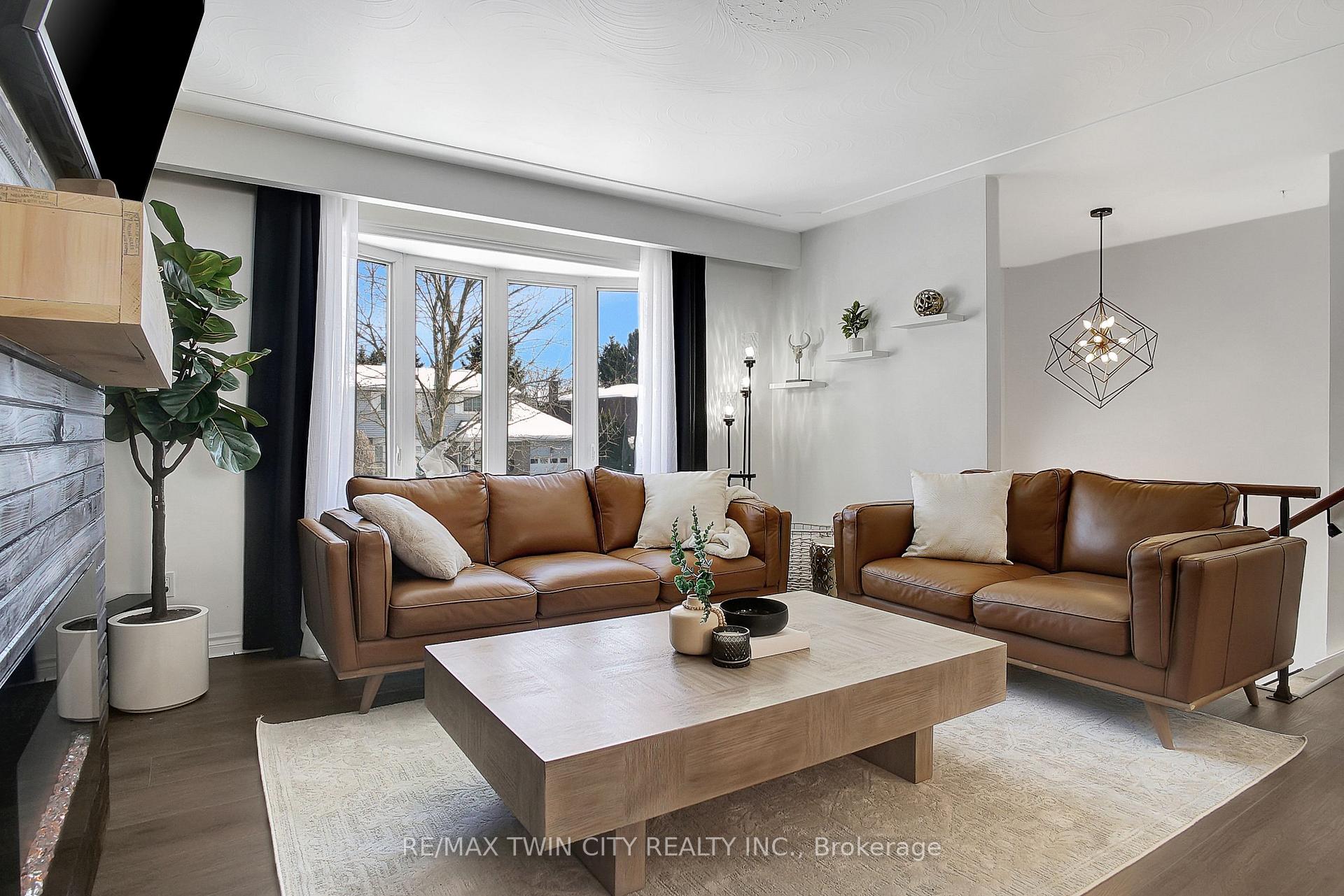 Photo 4 of 11 Glen Park Crescent, Kitchener — HOMEH