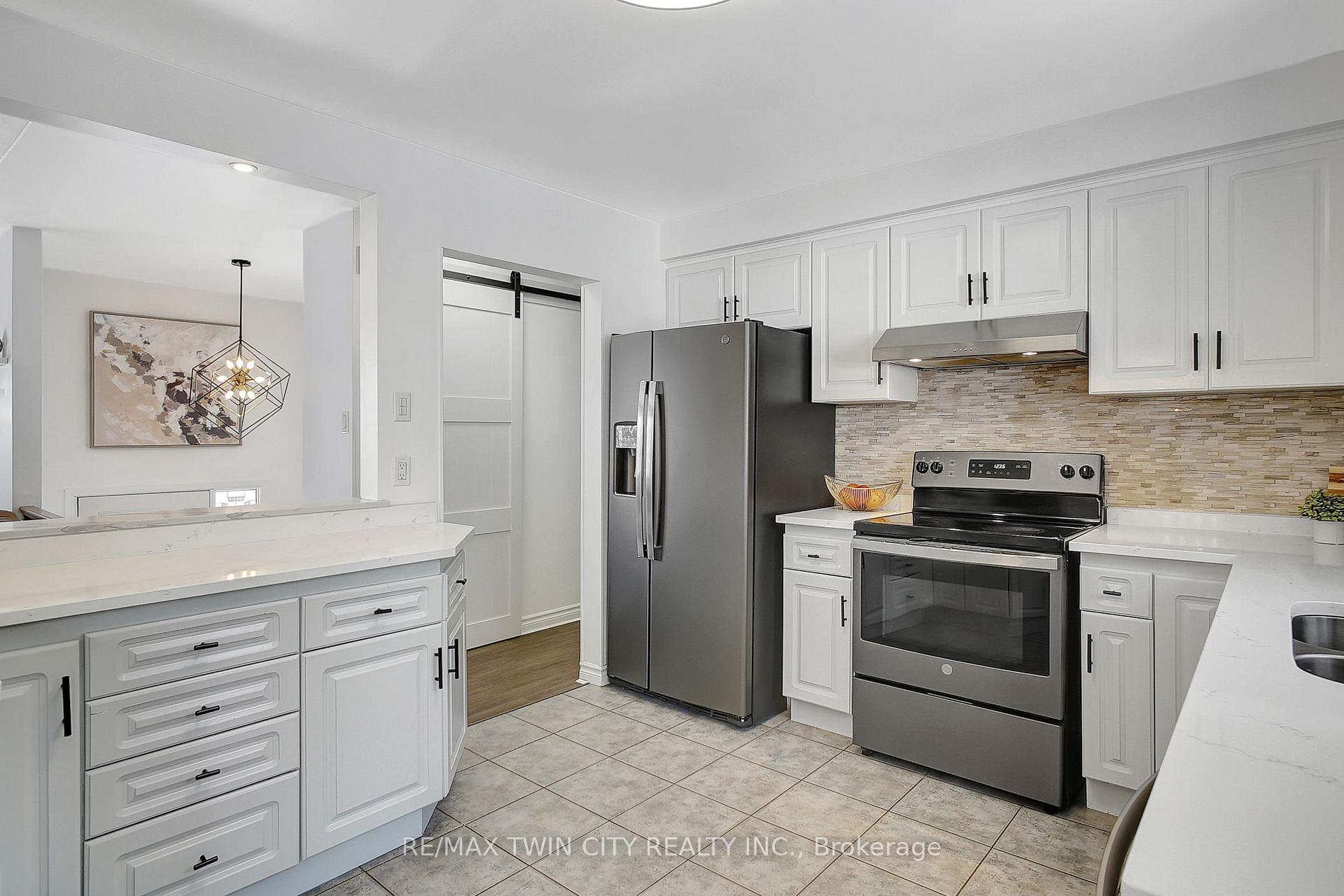 Photo 14 of 11 Glen Park Crescent, Kitchener — HOMEH