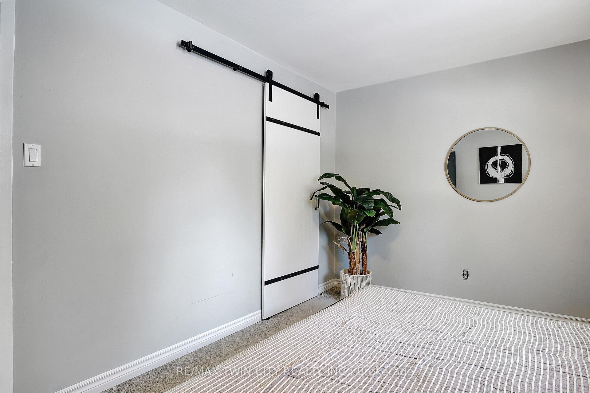 Photo 18 of 11 Glen Park Crescent, Kitchener — HOMEH