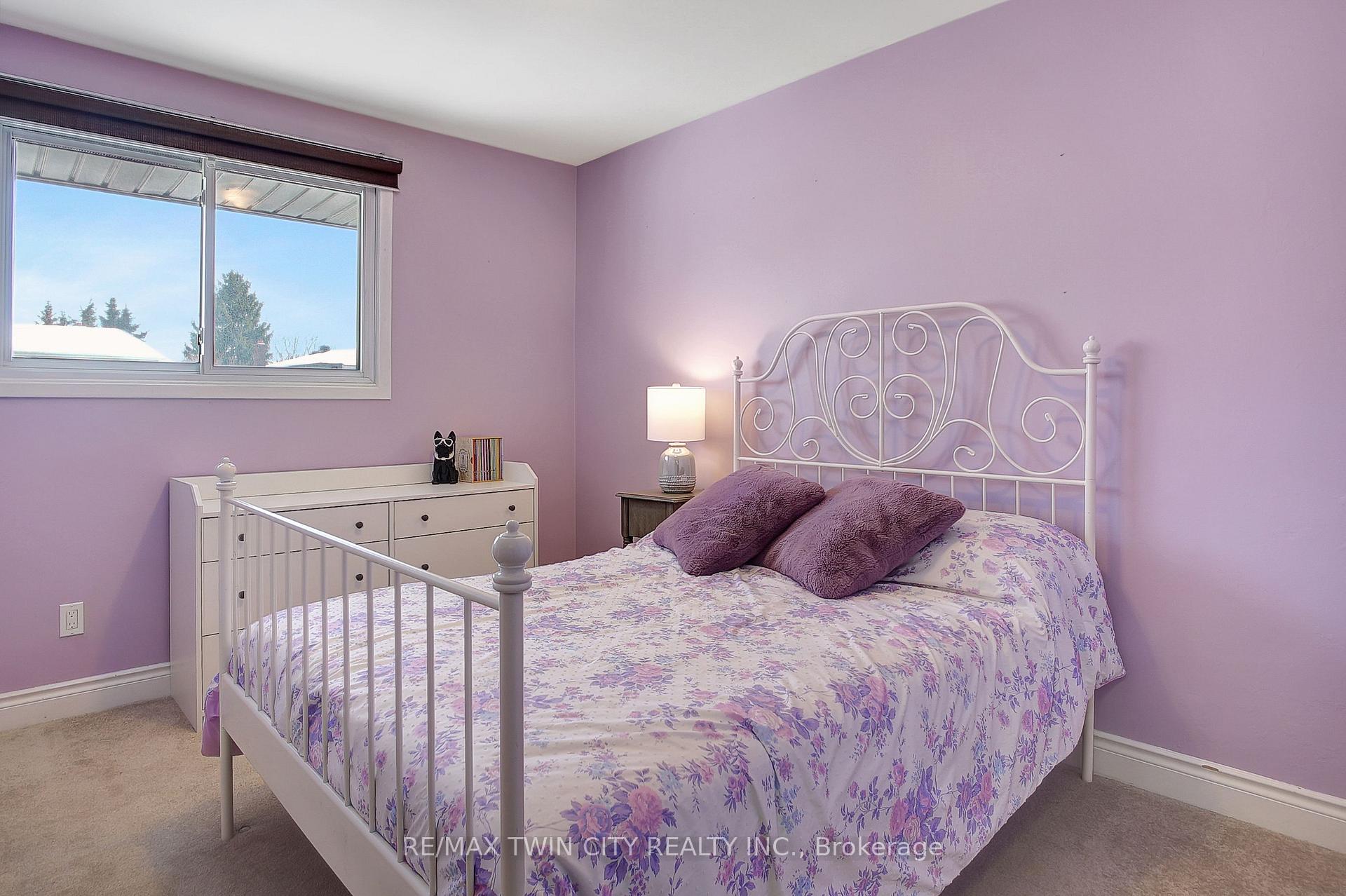 Photo 19 of 11 Glen Park Crescent, Kitchener — HOMEH