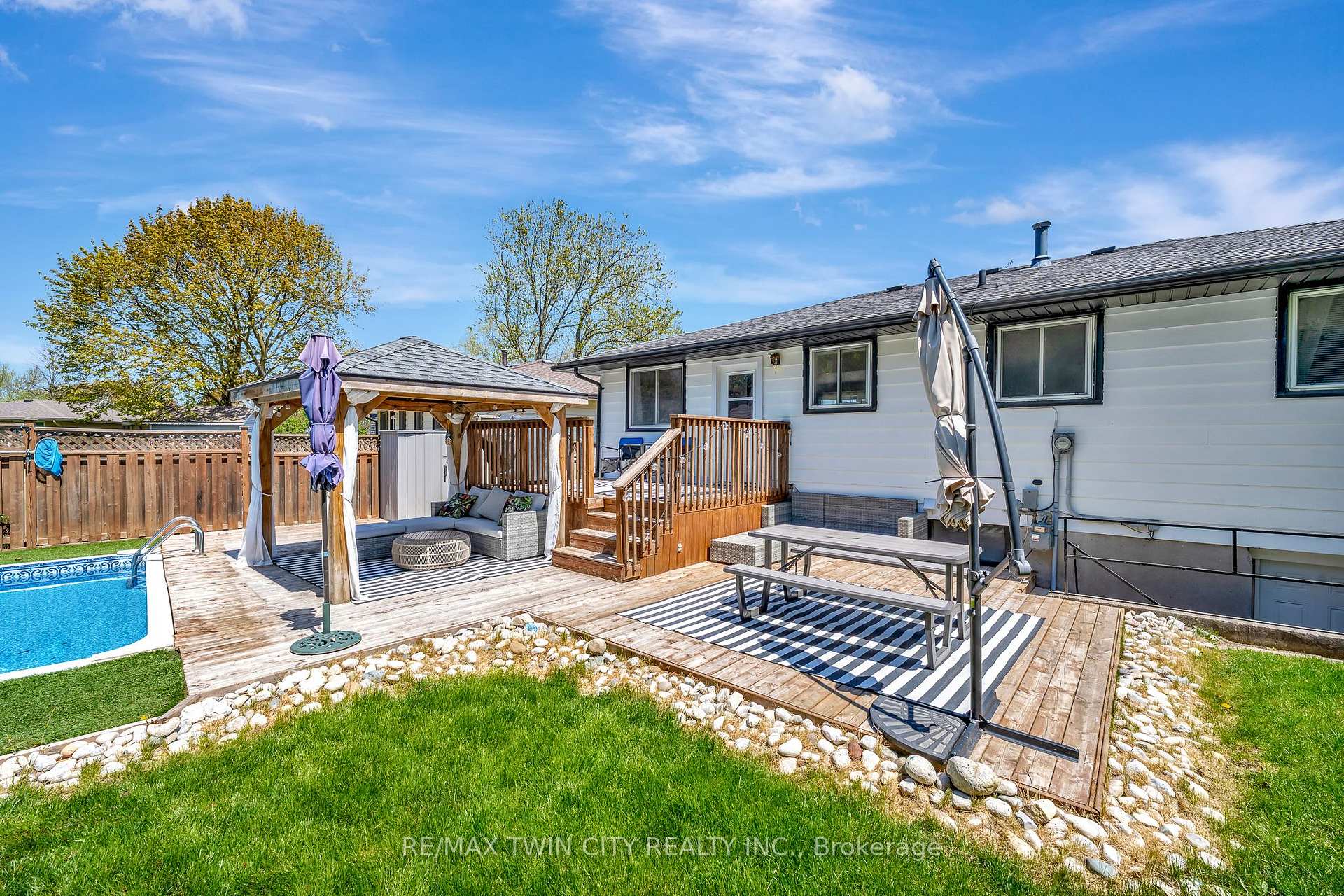 Photo 37 of 11 Glen Park Crescent, Kitchener — HOMEH