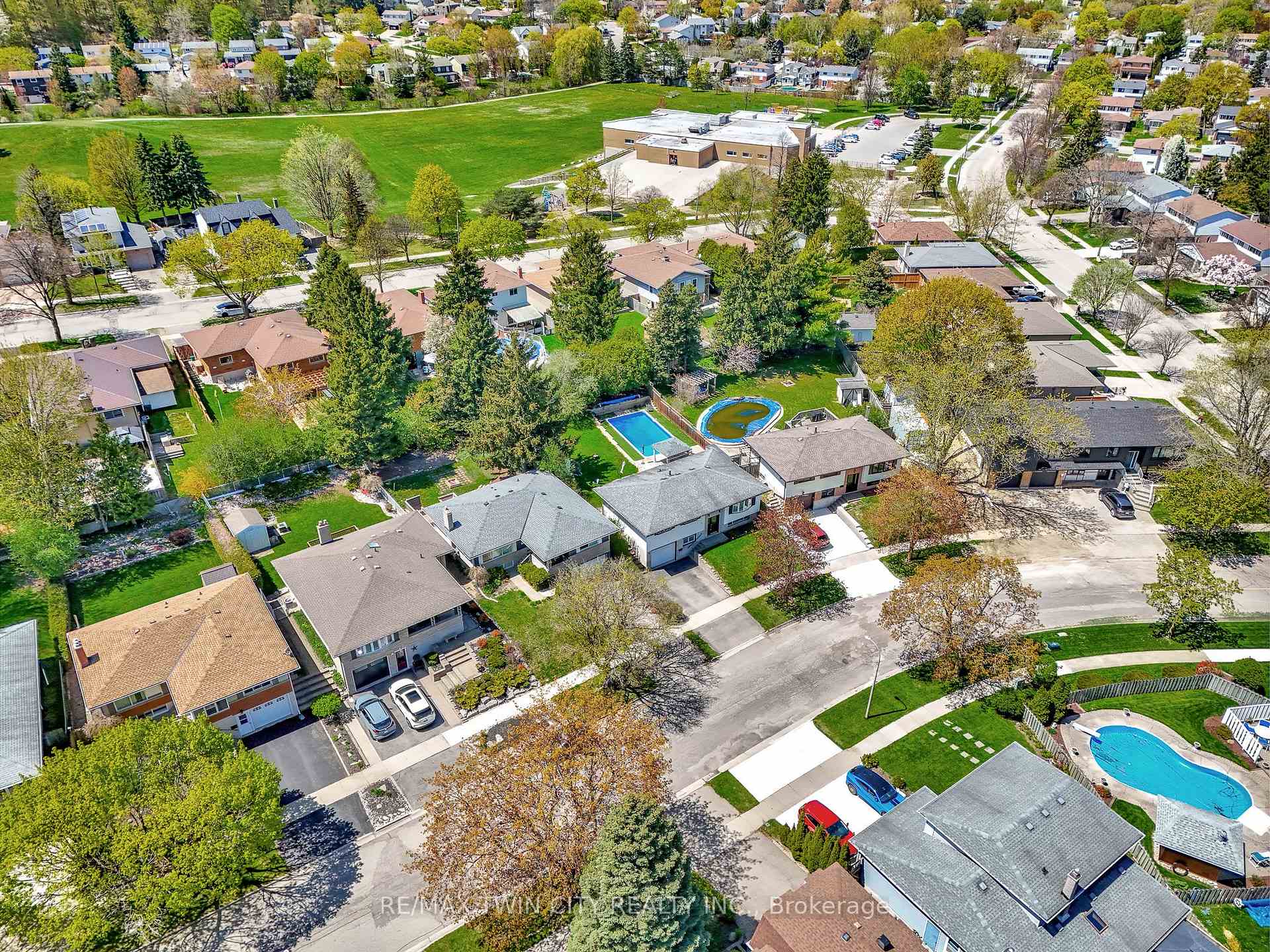 Photo 43 of 11 Glen Park Crescent, Kitchener — HOMEH