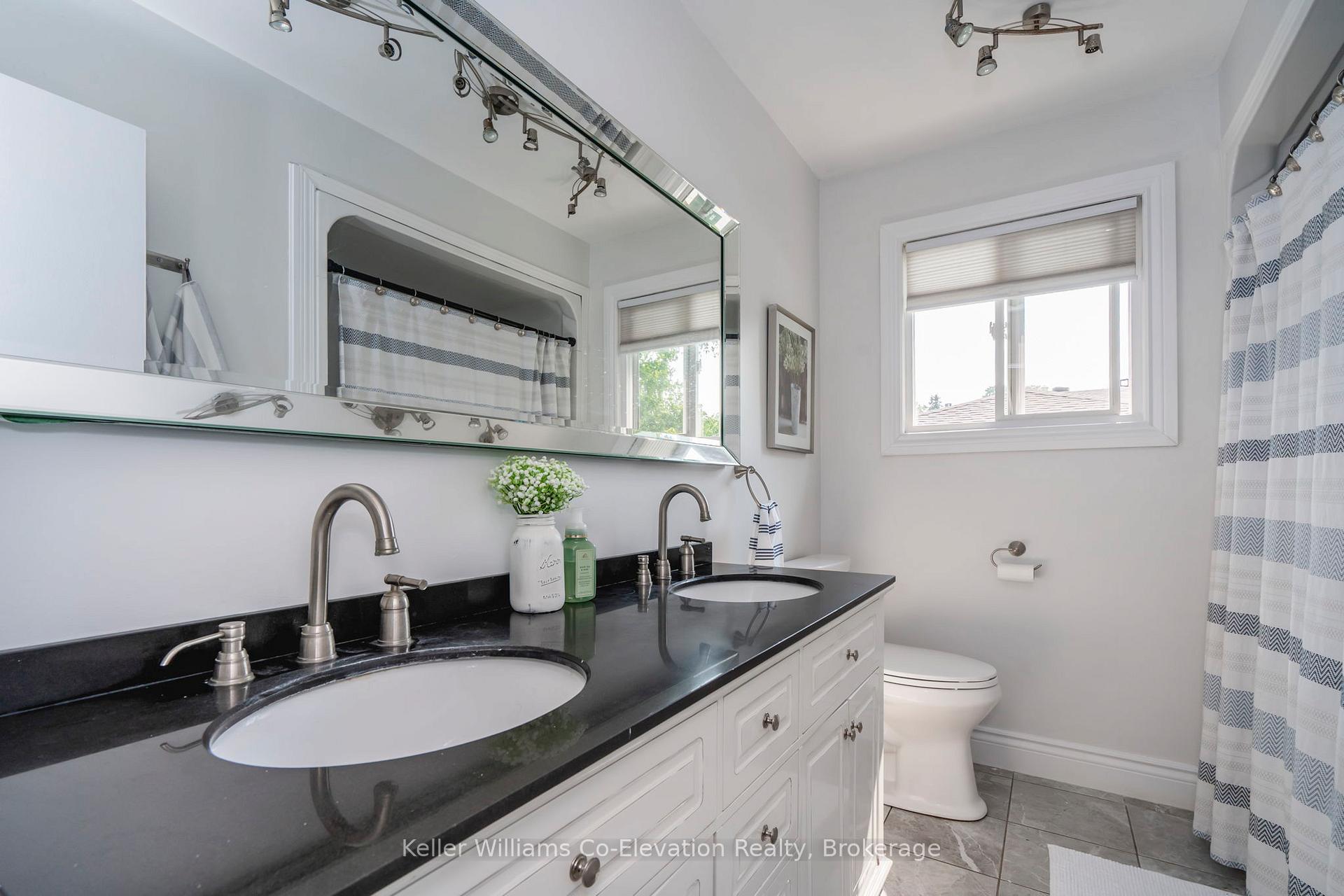 Photo 15 of 1050 Glen Eagles Crescent, Midland — HOMEH