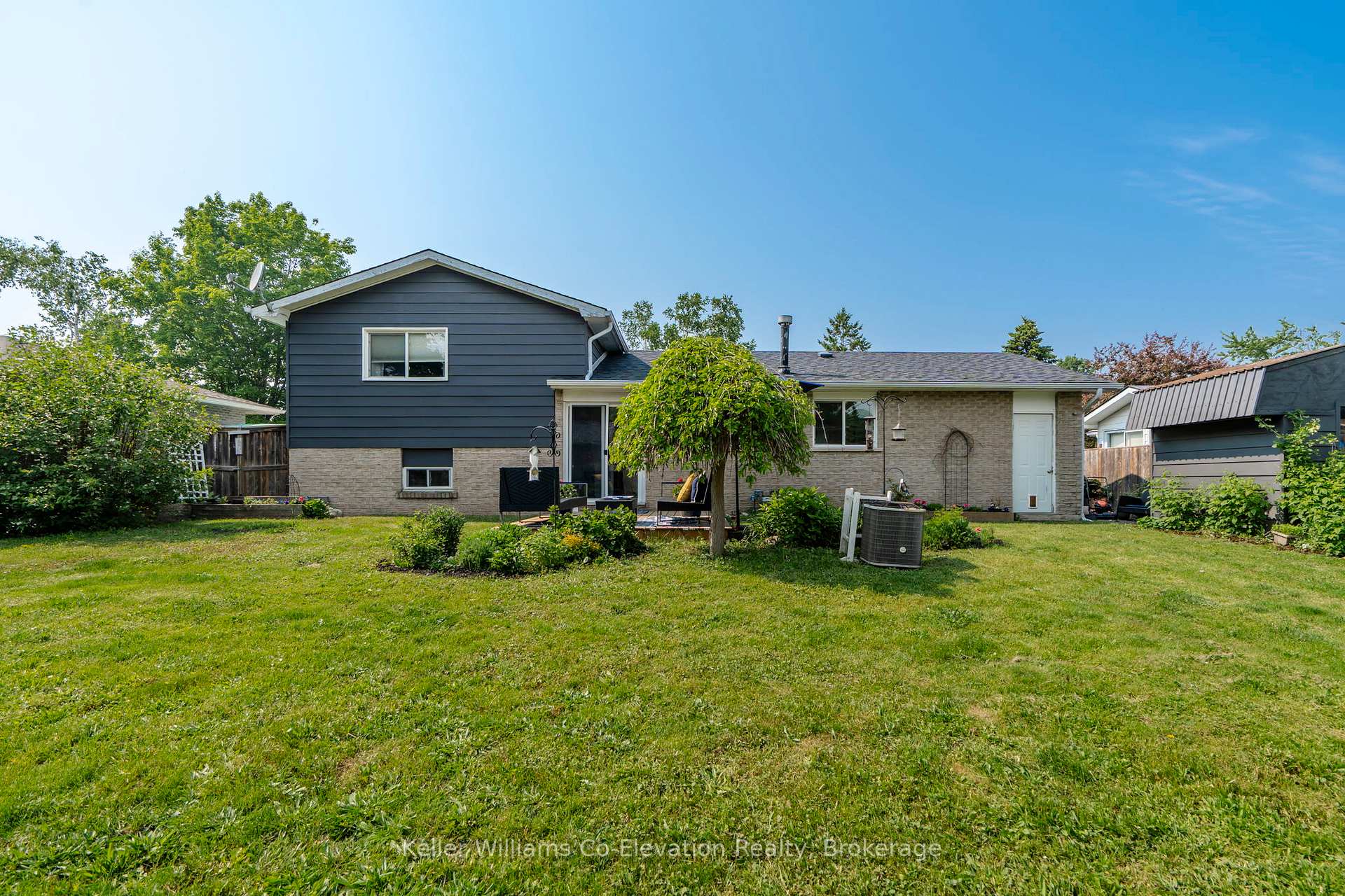Photo 22 of 1050 Glen Eagles Crescent, Midland — HOMEH