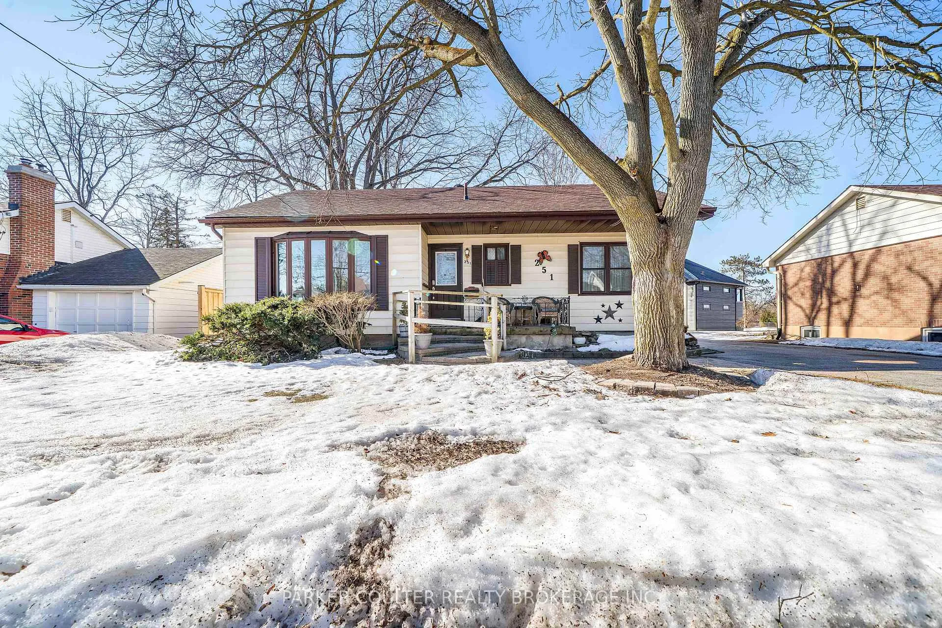 Photo 2 of 251 Codrington Street, Barrie, Codrington — HOMEH