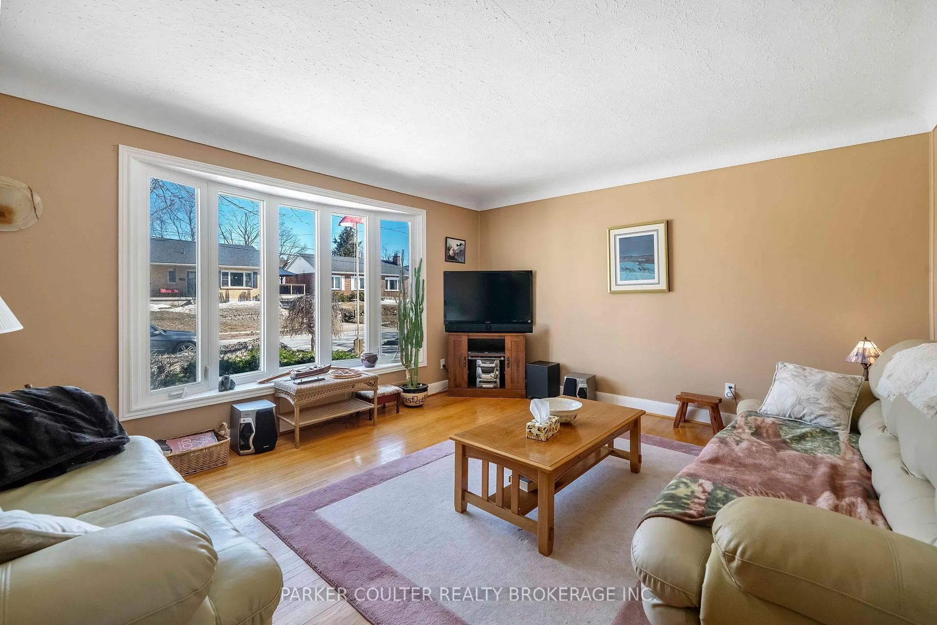 Photo 5 of 251 Codrington Street, Barrie, Codrington — HOMEH