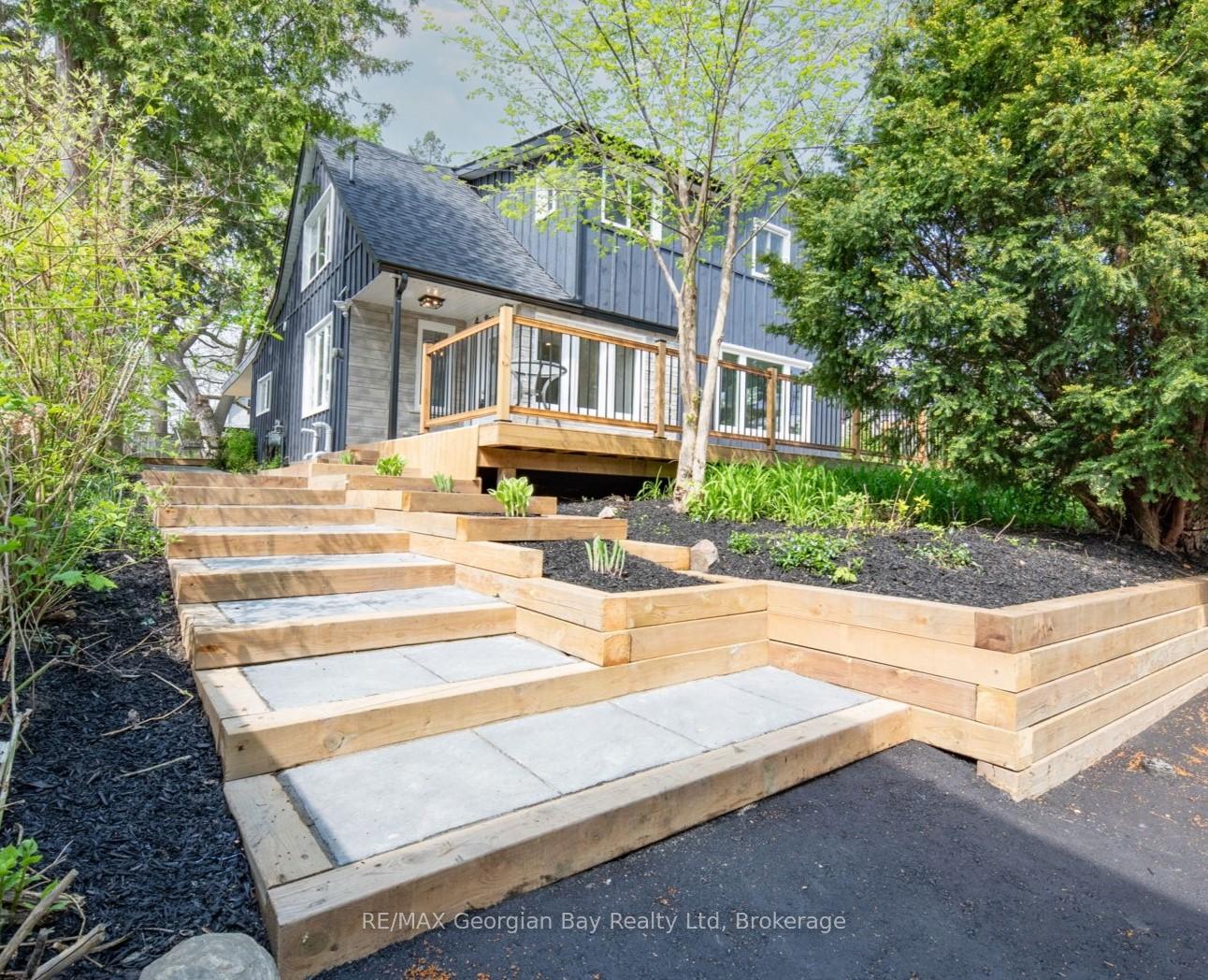 Photo 1 of 194 Charles Street, Midland — HOMEH