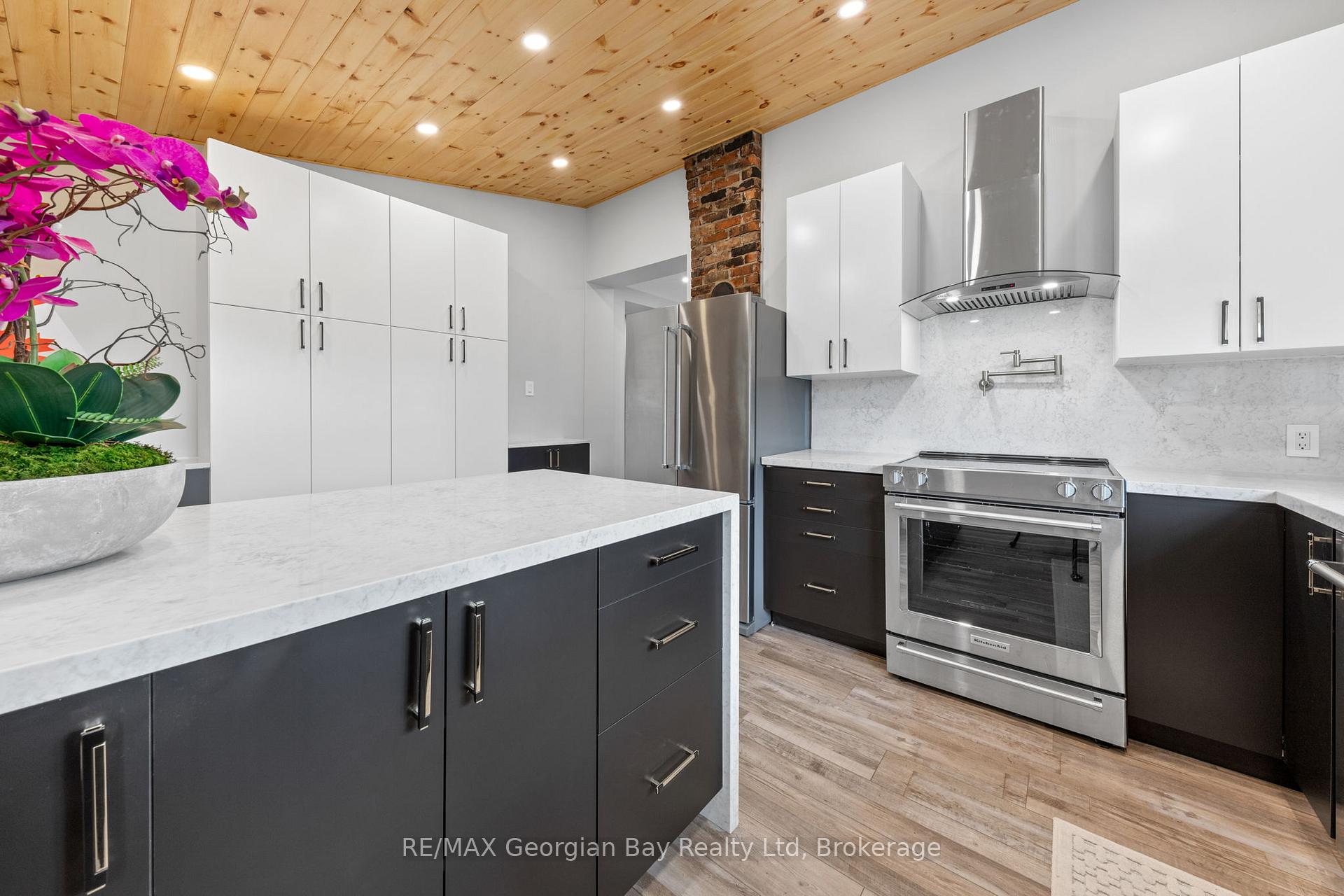 Photo 15 of 194 Charles Street, Midland — HOMEH