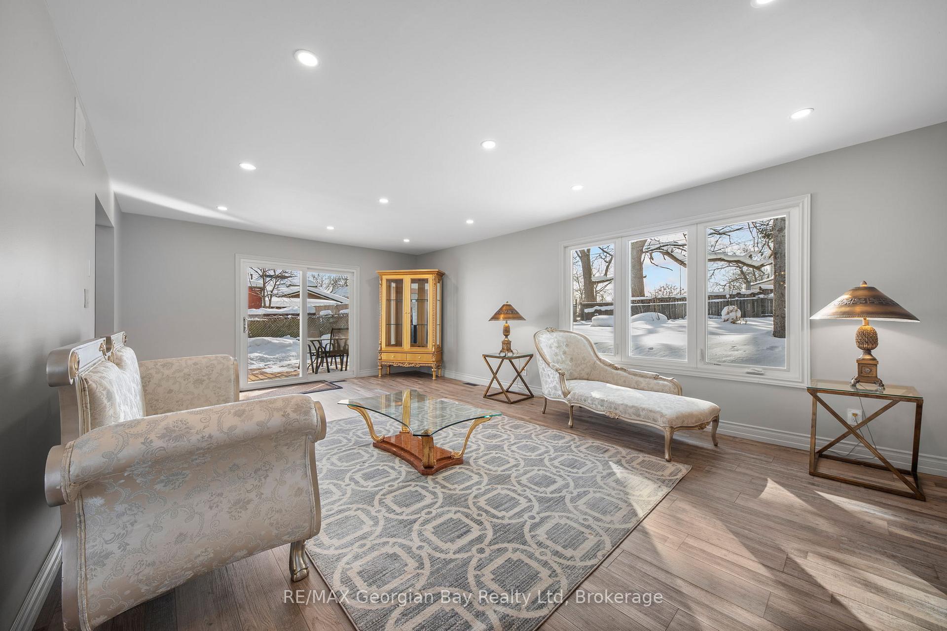 Photo 17 of 194 Charles Street, Midland — HOMEH