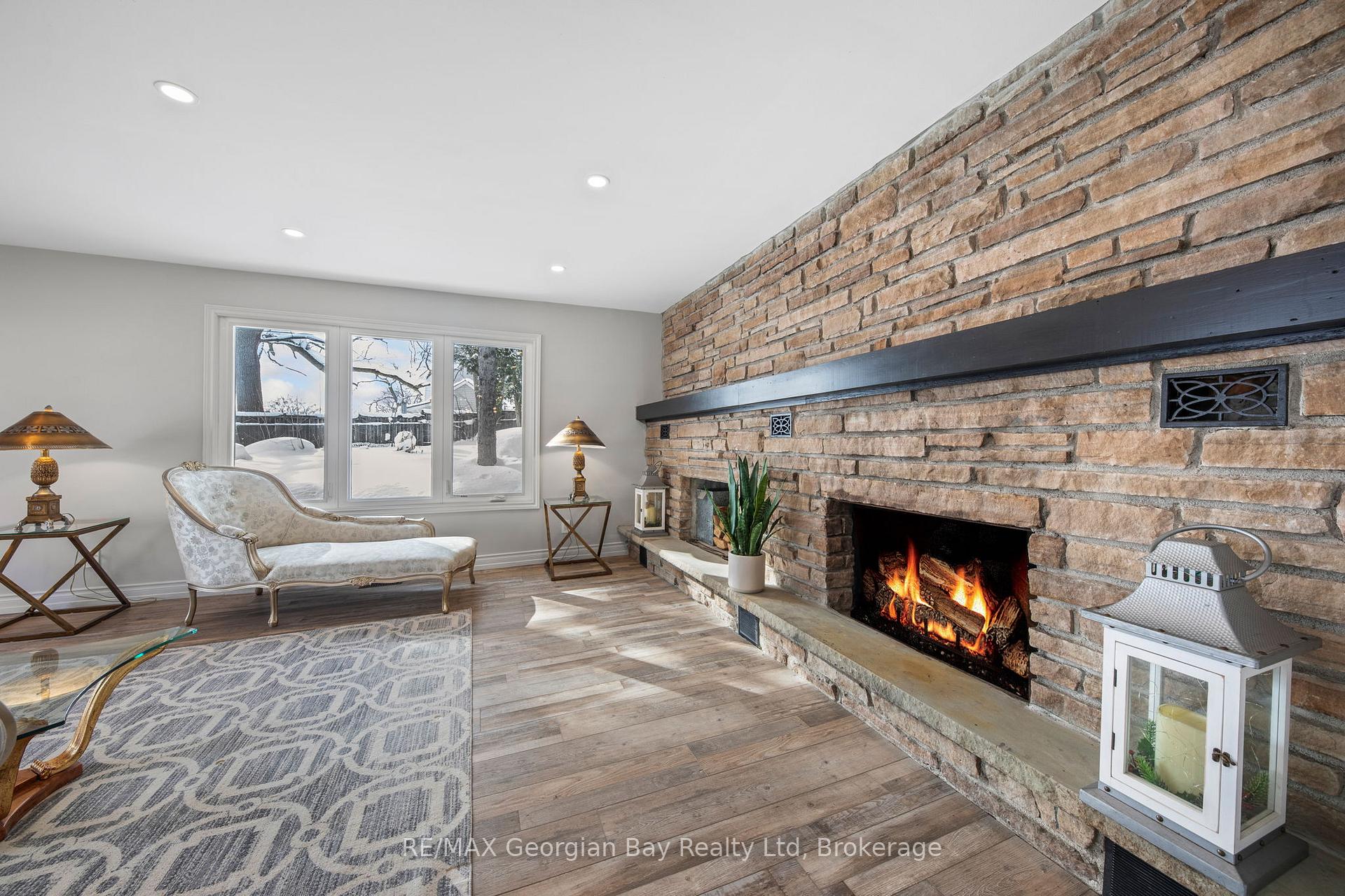 Photo 18 of 194 Charles Street, Midland — HOMEH