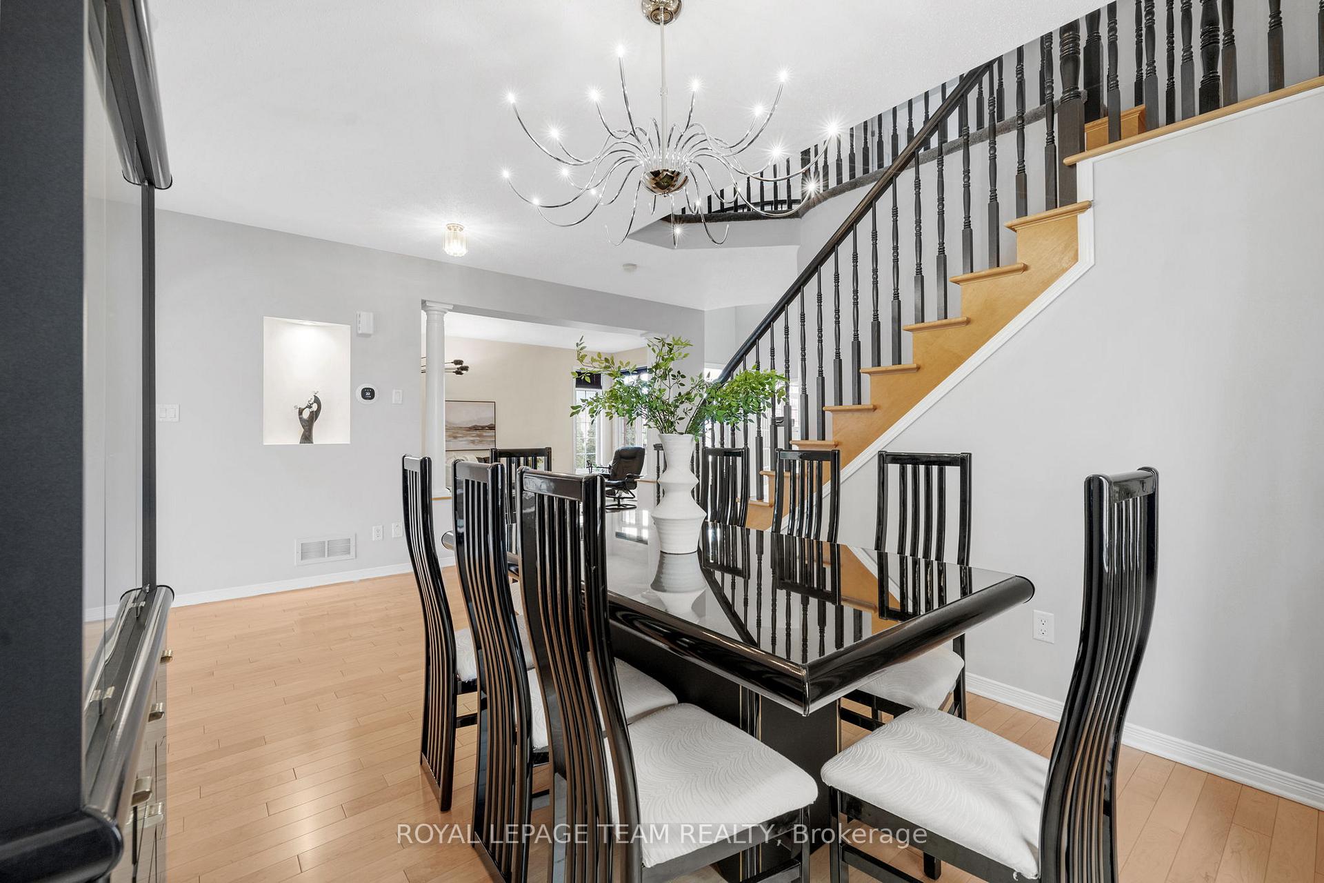 Photo 10 of 45 Catterick Crescent, Ottawa, Kanata - Morgan's Grant/South March — HOMEH