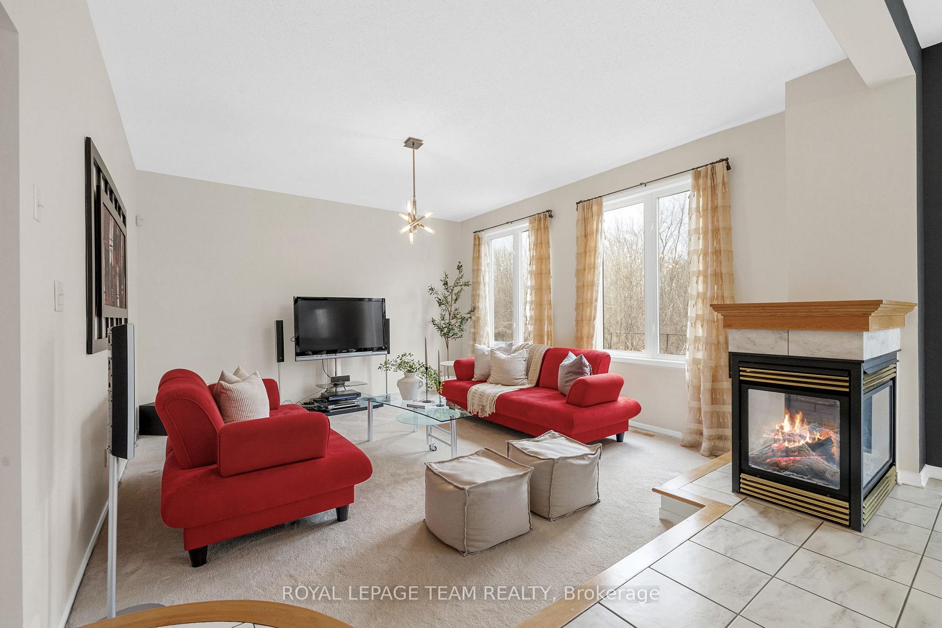 Photo 11 of 45 Catterick Crescent, Ottawa, Kanata - Morgan's Grant/South March — HOMEH