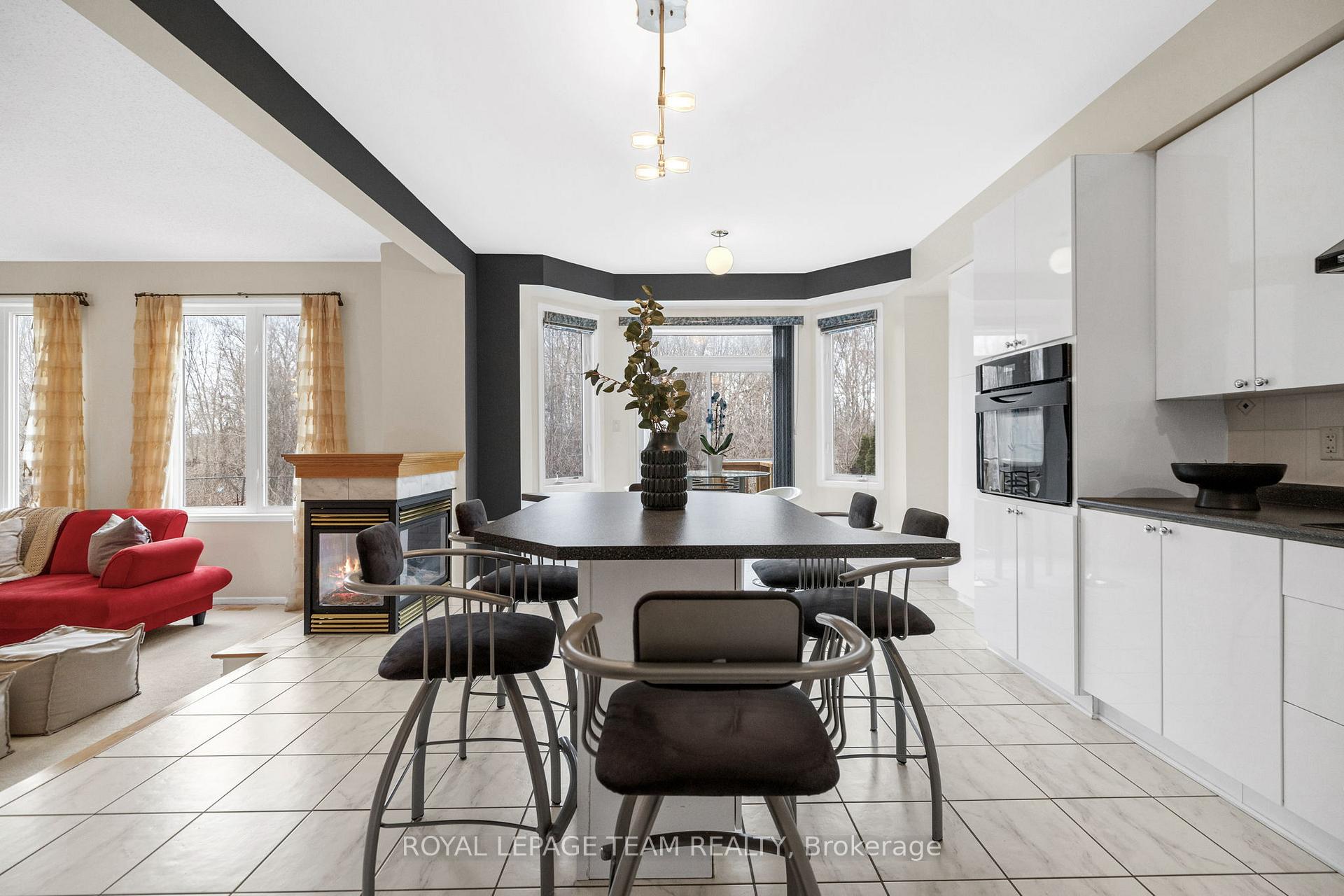 Photo 19 of 45 Catterick Crescent, Ottawa, Kanata - Morgan's Grant/South March — HOMEH