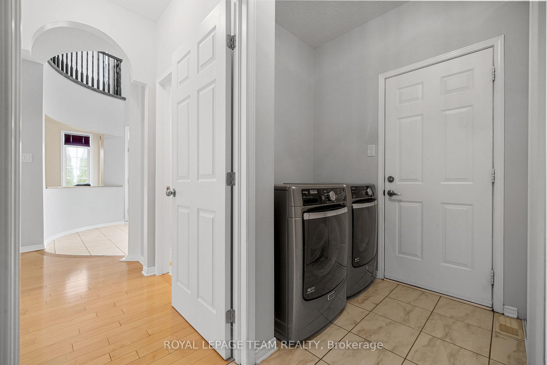 Photo 22 of 45 Catterick Crescent, Ottawa, Kanata - Morgan's Grant/South March — HOMEH