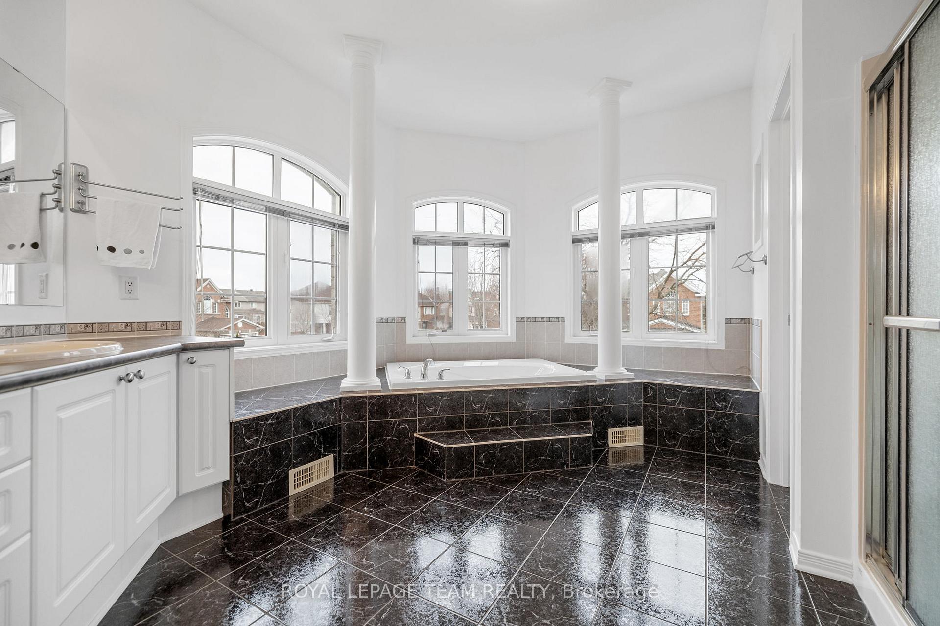 Photo 31 of 45 Catterick Crescent, Ottawa, Kanata - Morgan's Grant/South March — HOMEH