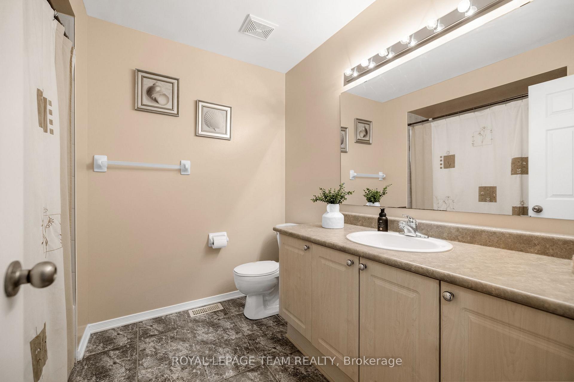 Photo 33 of 45 Catterick Crescent, Ottawa, Kanata - Morgan's Grant/South March — HOMEH