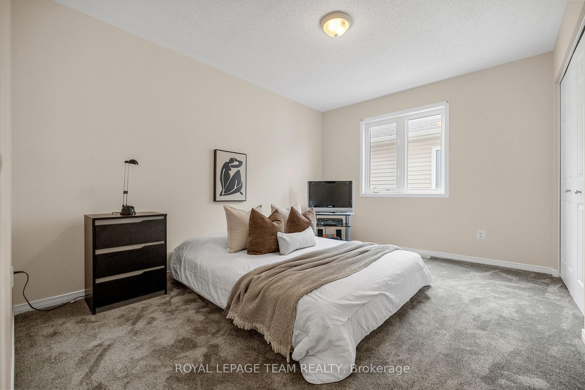 Photo 34 of 45 Catterick Crescent, Ottawa, Kanata - Morgan's Grant/South March — HOMEH
