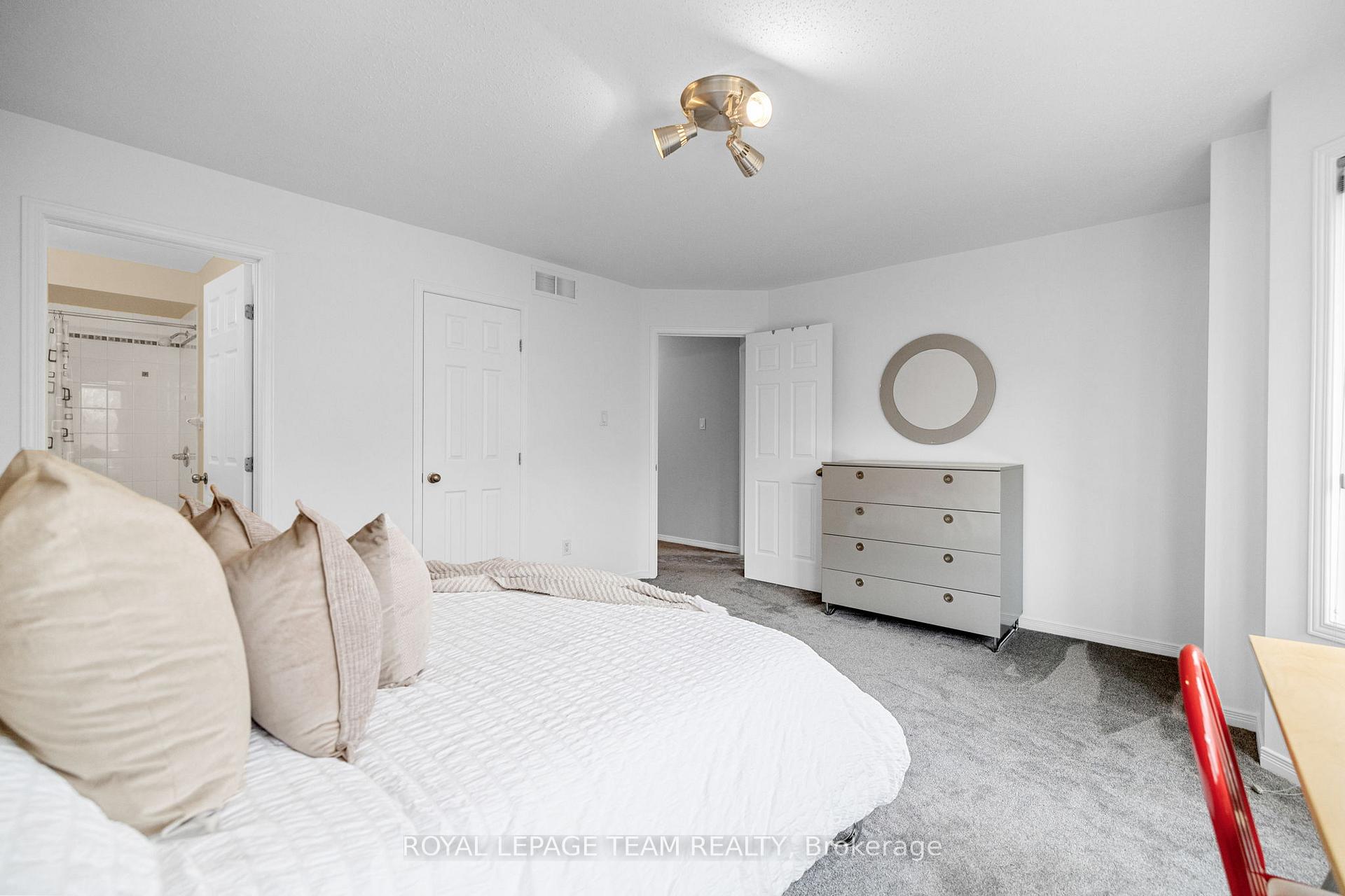 Photo 39 of 45 Catterick Crescent, Ottawa, Kanata - Morgan's Grant/South March — HOMEH