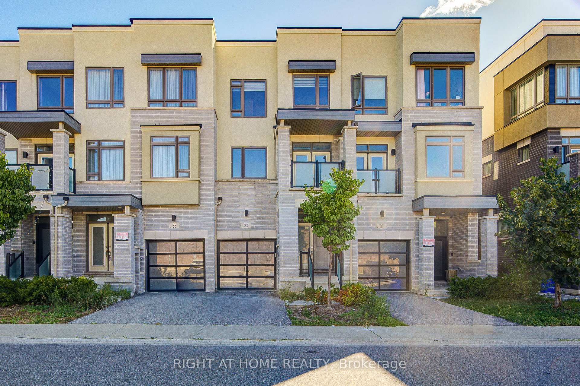 Front of Unit UPPER, 33 John Stocks Way