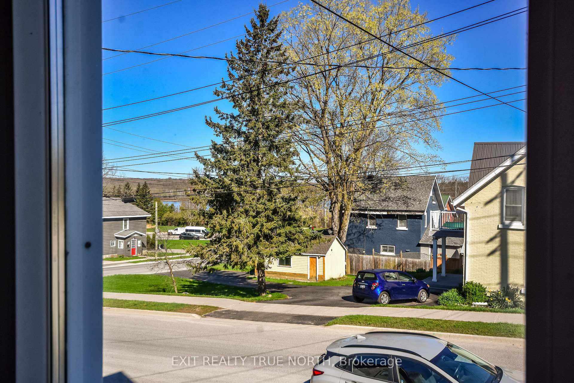 Photo 2 of 385 Gloucester Street, Midland — HOMEH