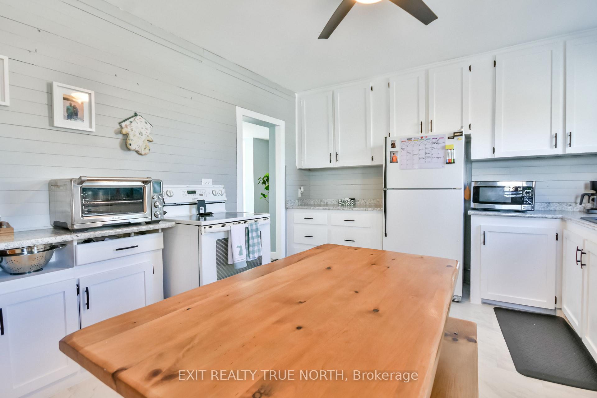 Photo 12 of 385 Gloucester Street, Midland — HOMEH