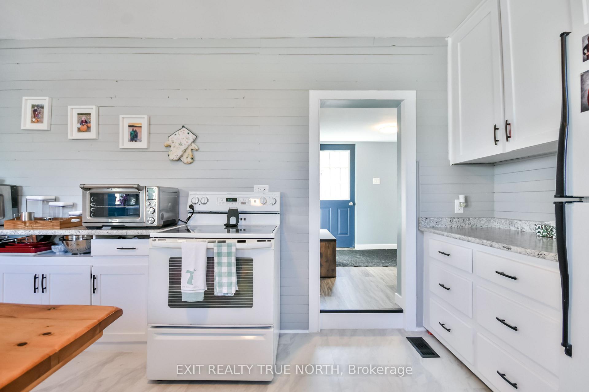 Photo 14 of 385 Gloucester Street, Midland — HOMEH