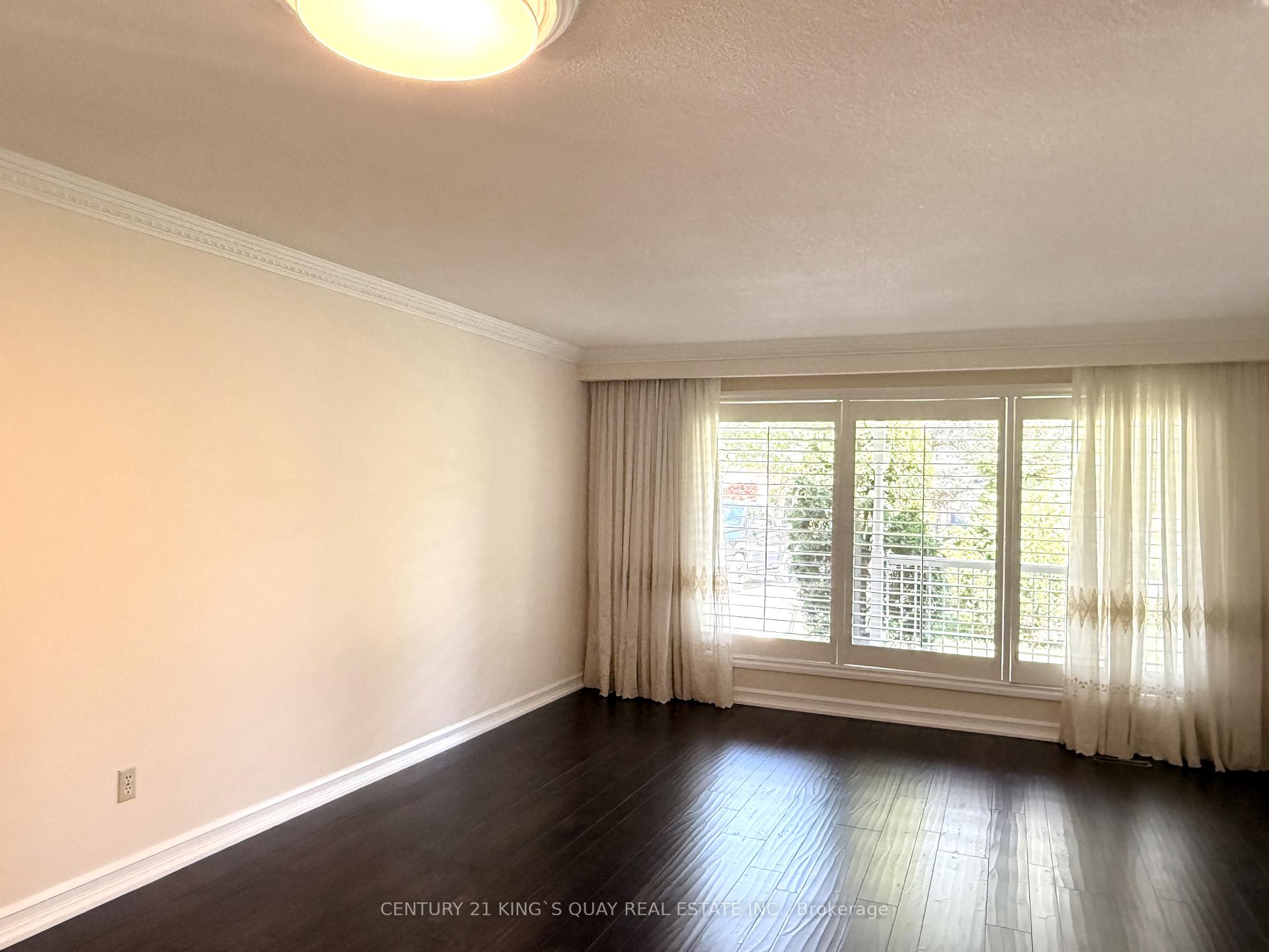 Photo 2 of 59 Fonthill Boulevard, Markham, Unionville — HOMEH