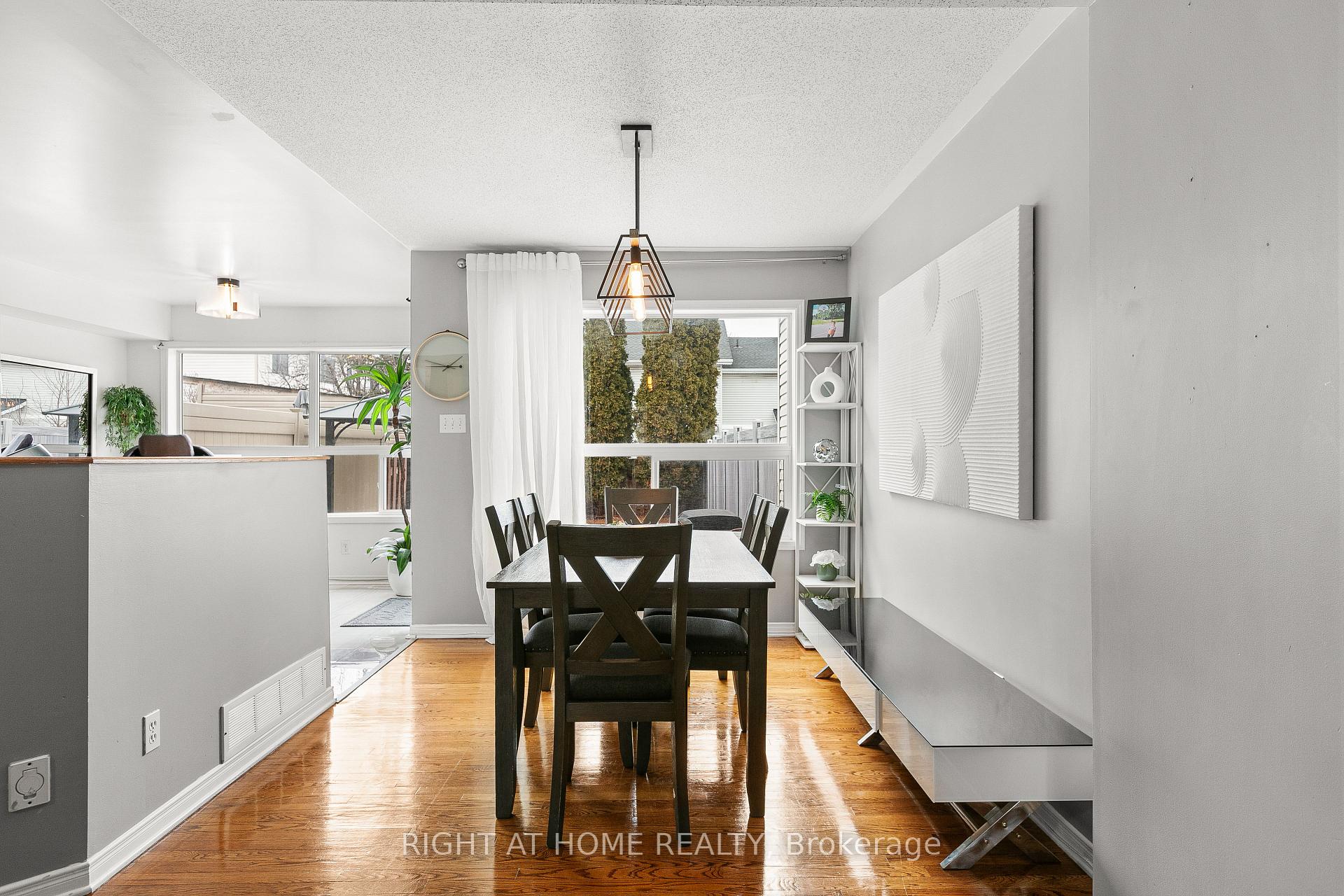Photo 11 of 83 Cohen Avenue, Ottawa, Kanata - Katimavik — HOMEH