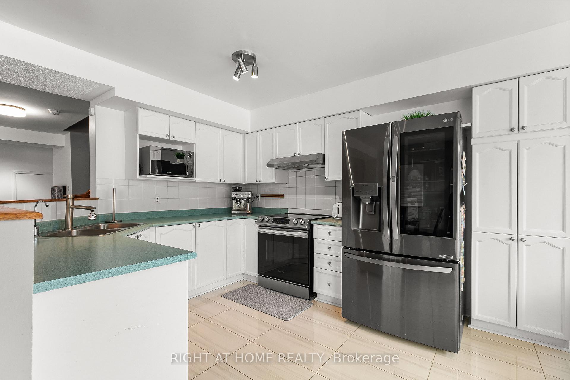 Photo 14 of 83 Cohen Avenue, Ottawa, Kanata - Katimavik — HOMEH