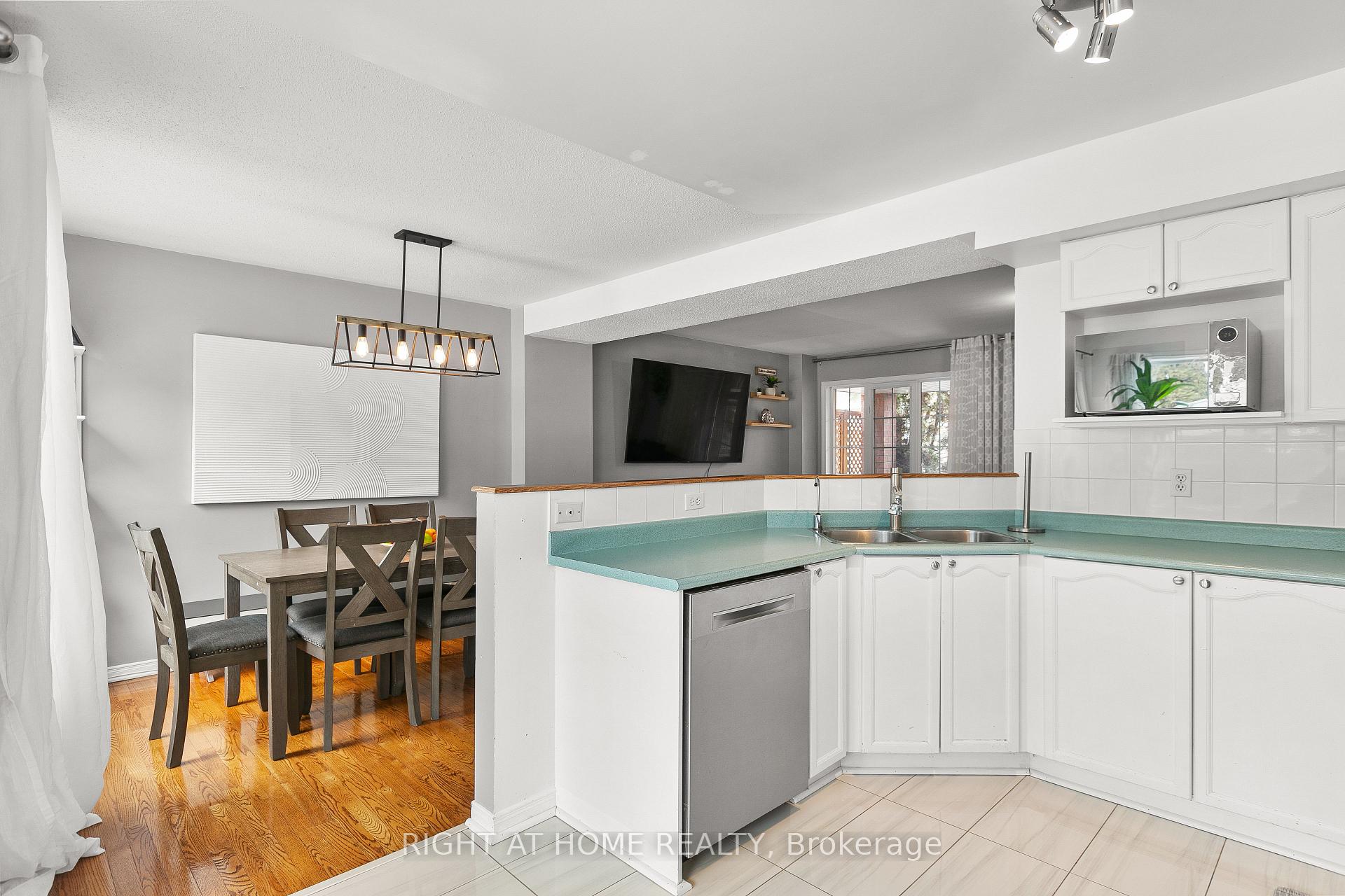 Photo 15 of 83 Cohen Avenue, Ottawa, Kanata - Katimavik — HOMEH