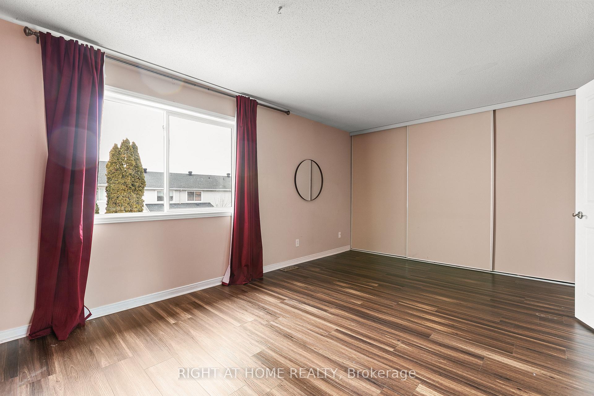 Photo 26 of 83 Cohen Avenue, Ottawa, Kanata - Katimavik — HOMEH